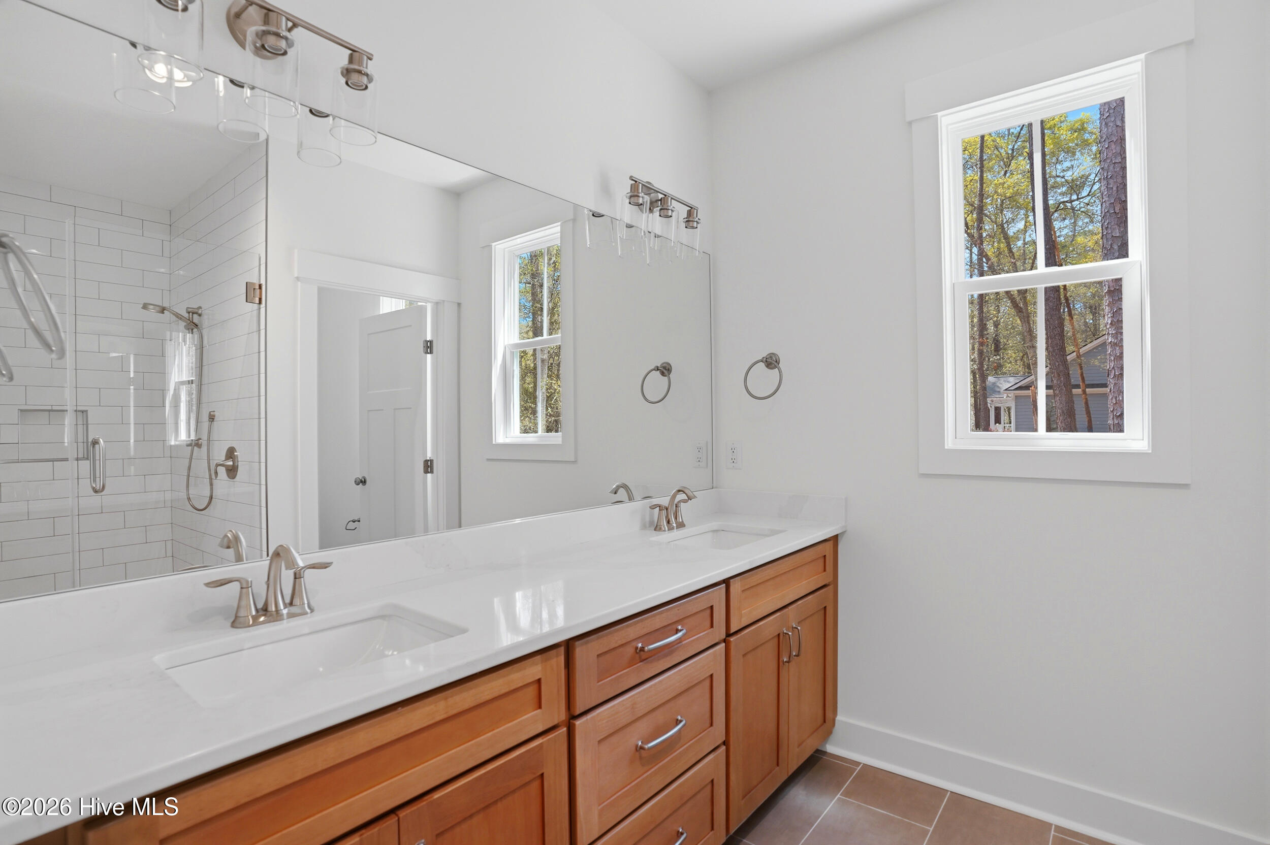 100556928 | Photo 26