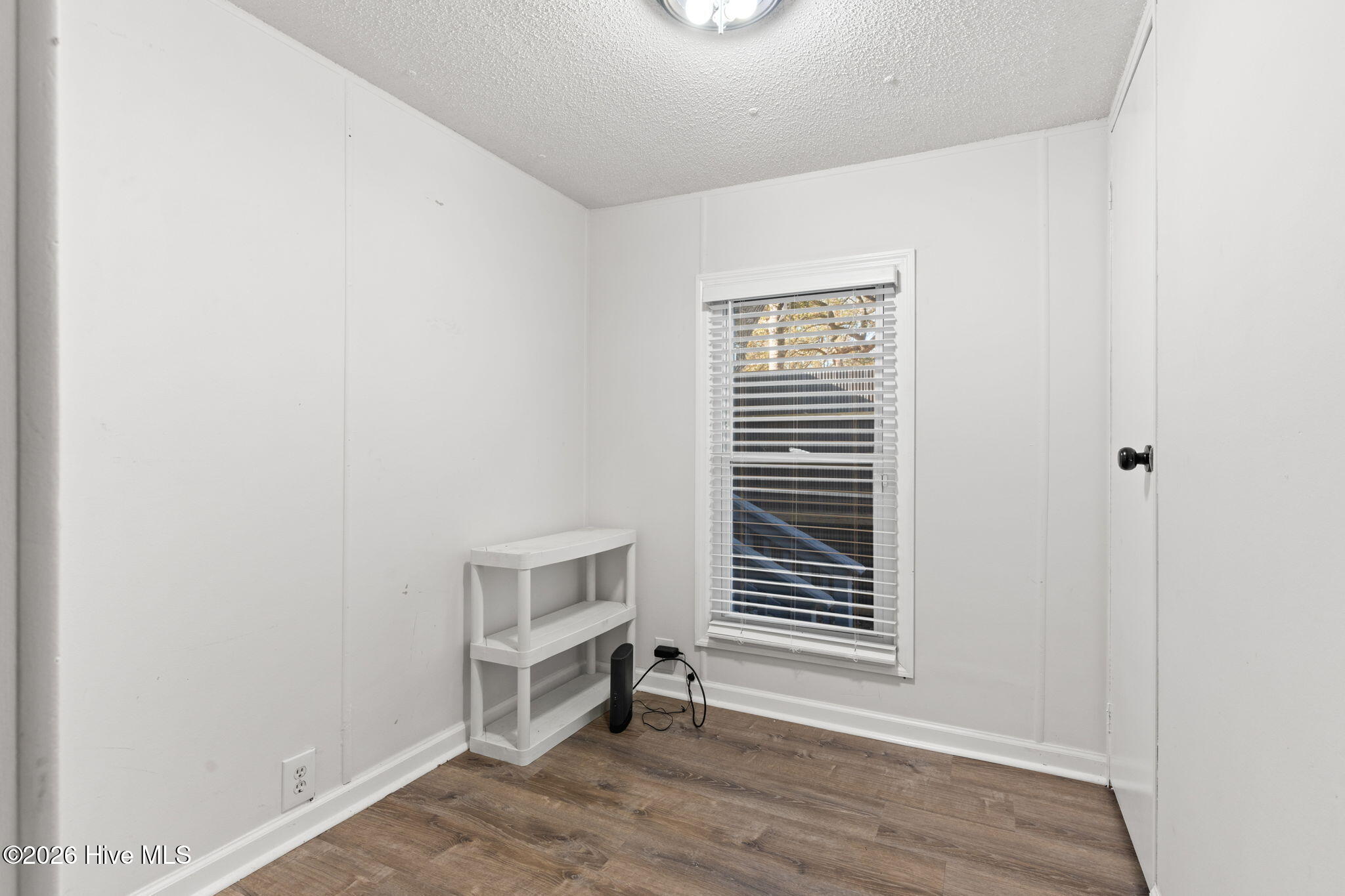 100547685 | Photo 32