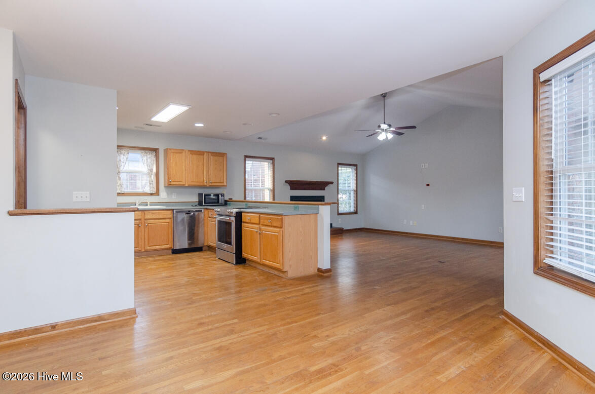 100567323 | Photo 10