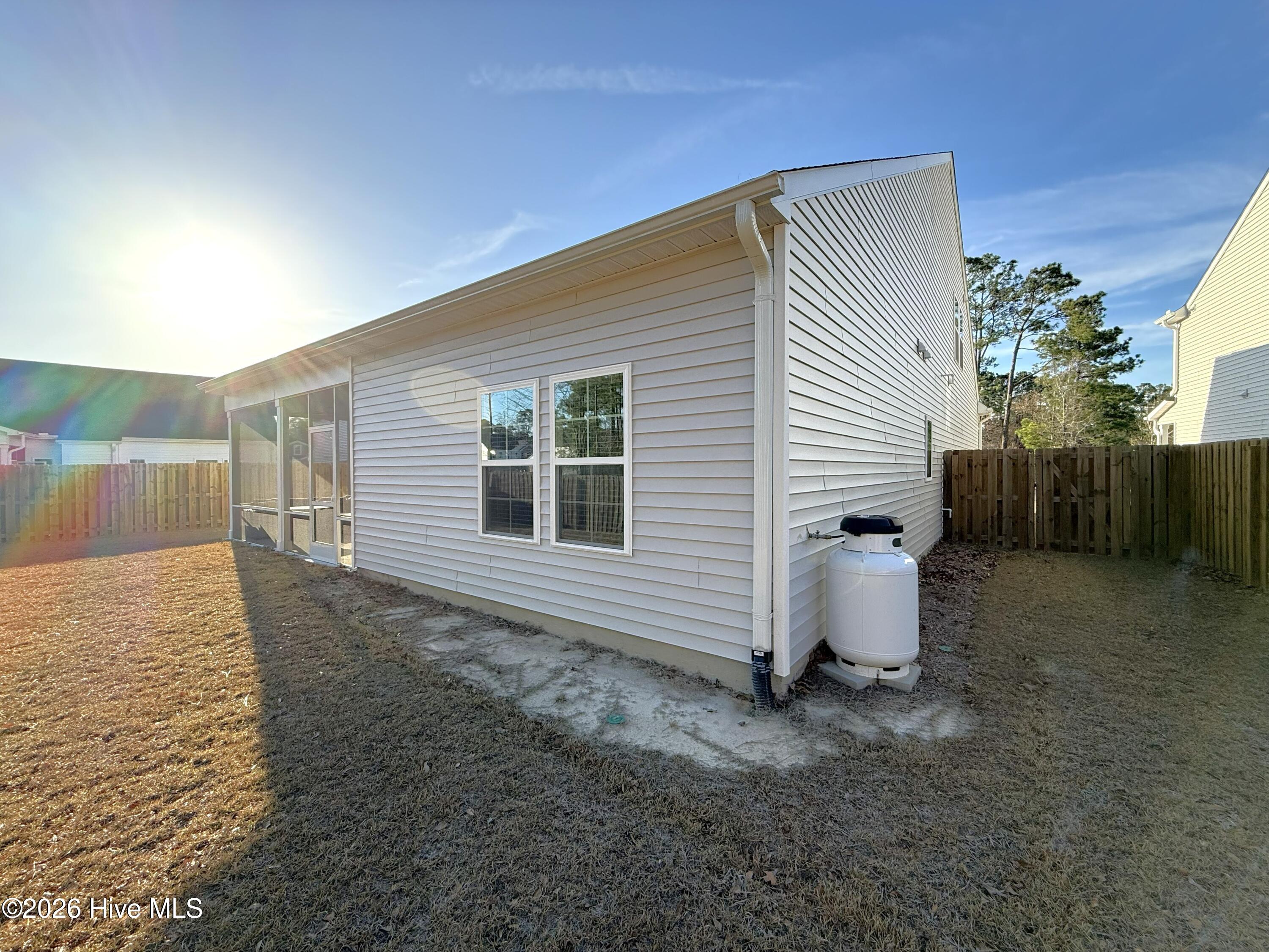 100558248 | Photo 26