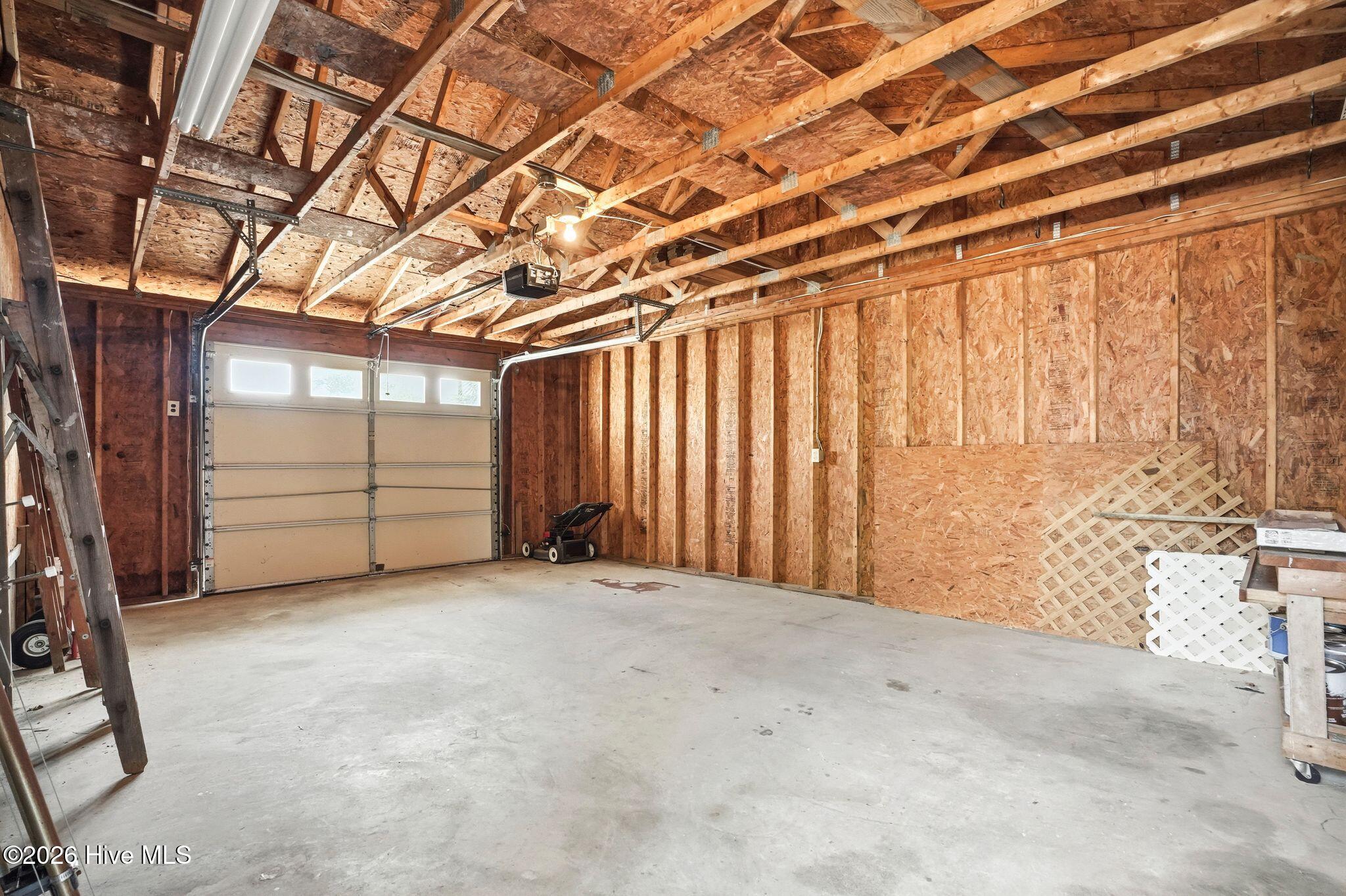 100567371 | Photo 48