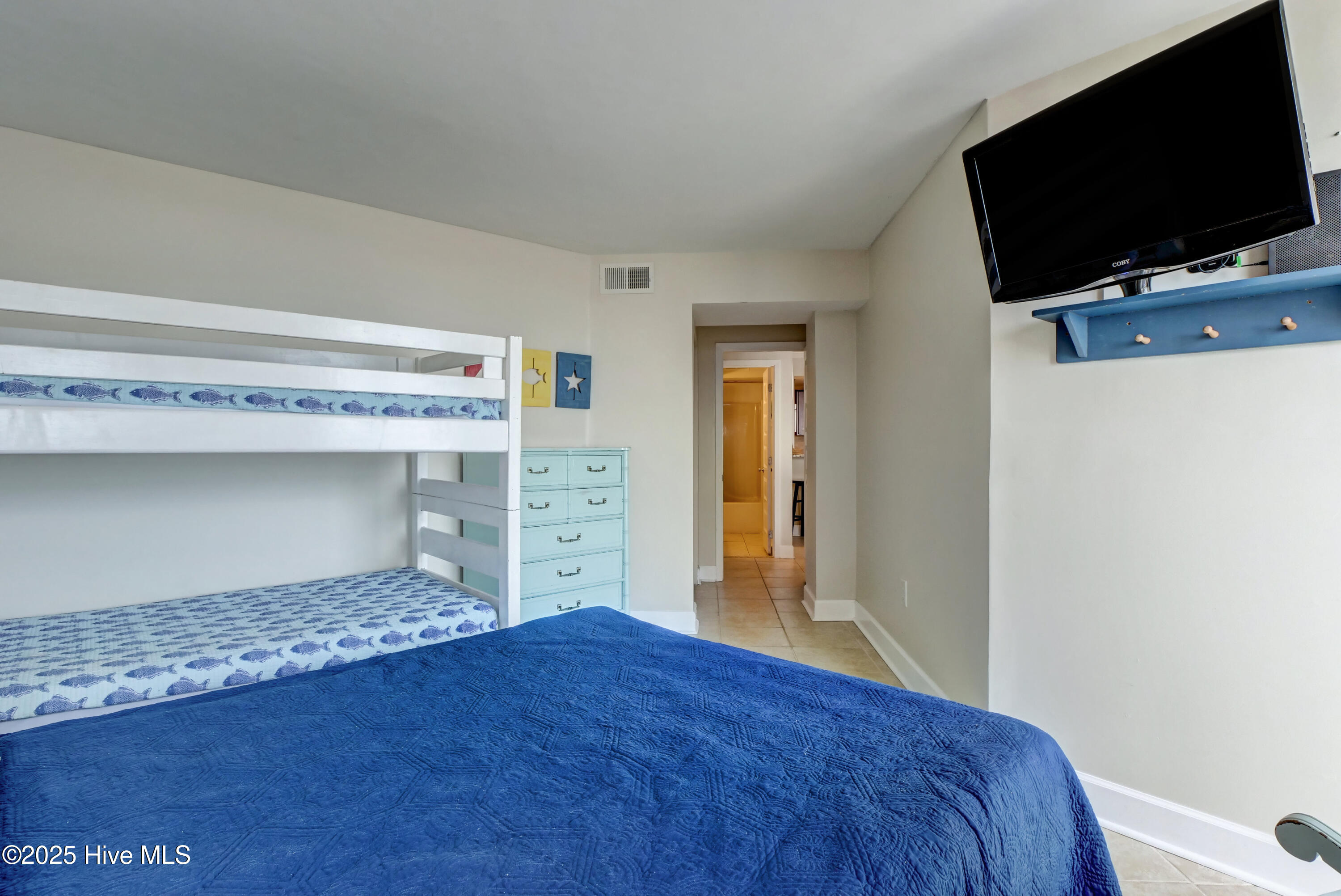 100540763 | Photo 22