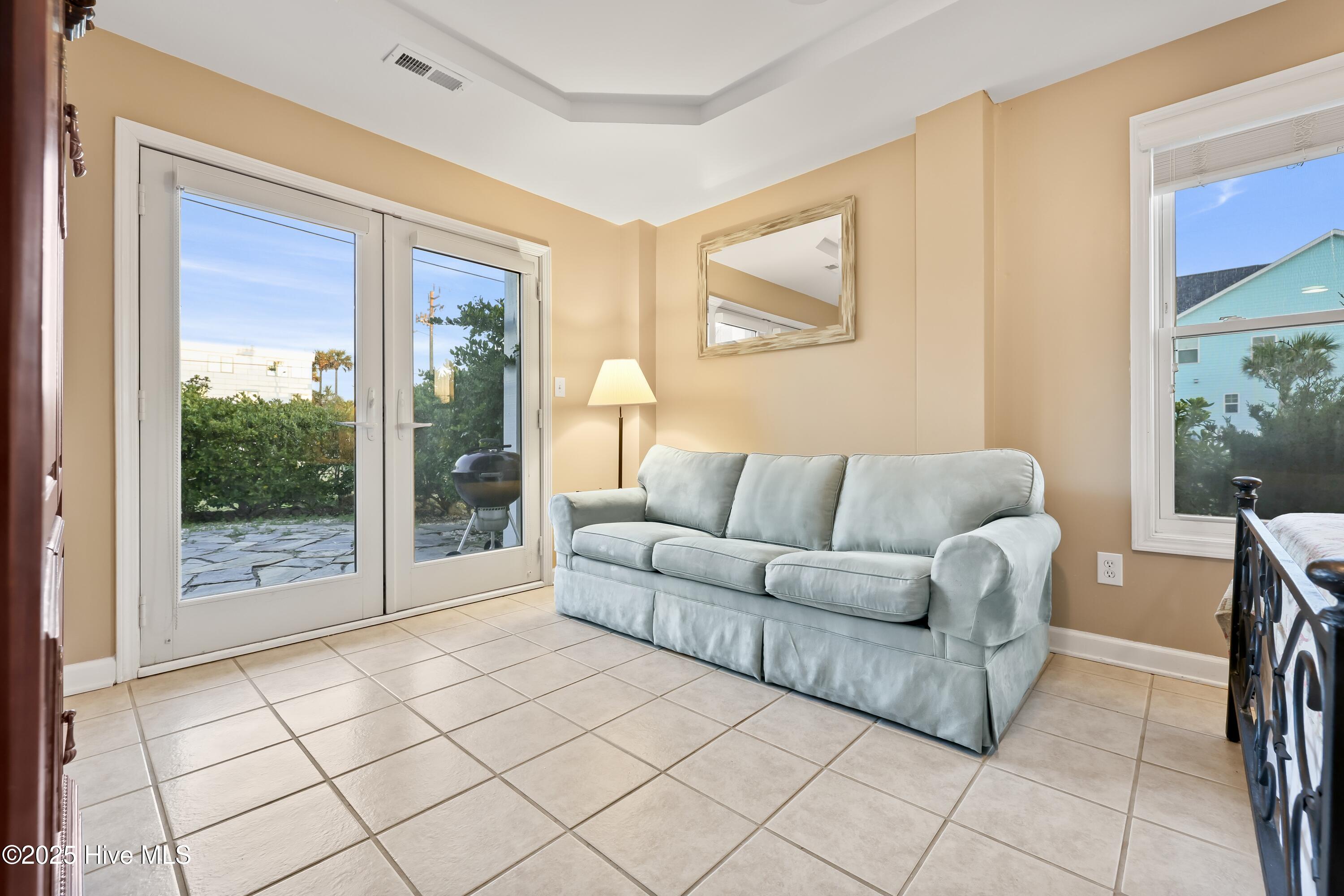 100495853 | Photo 10