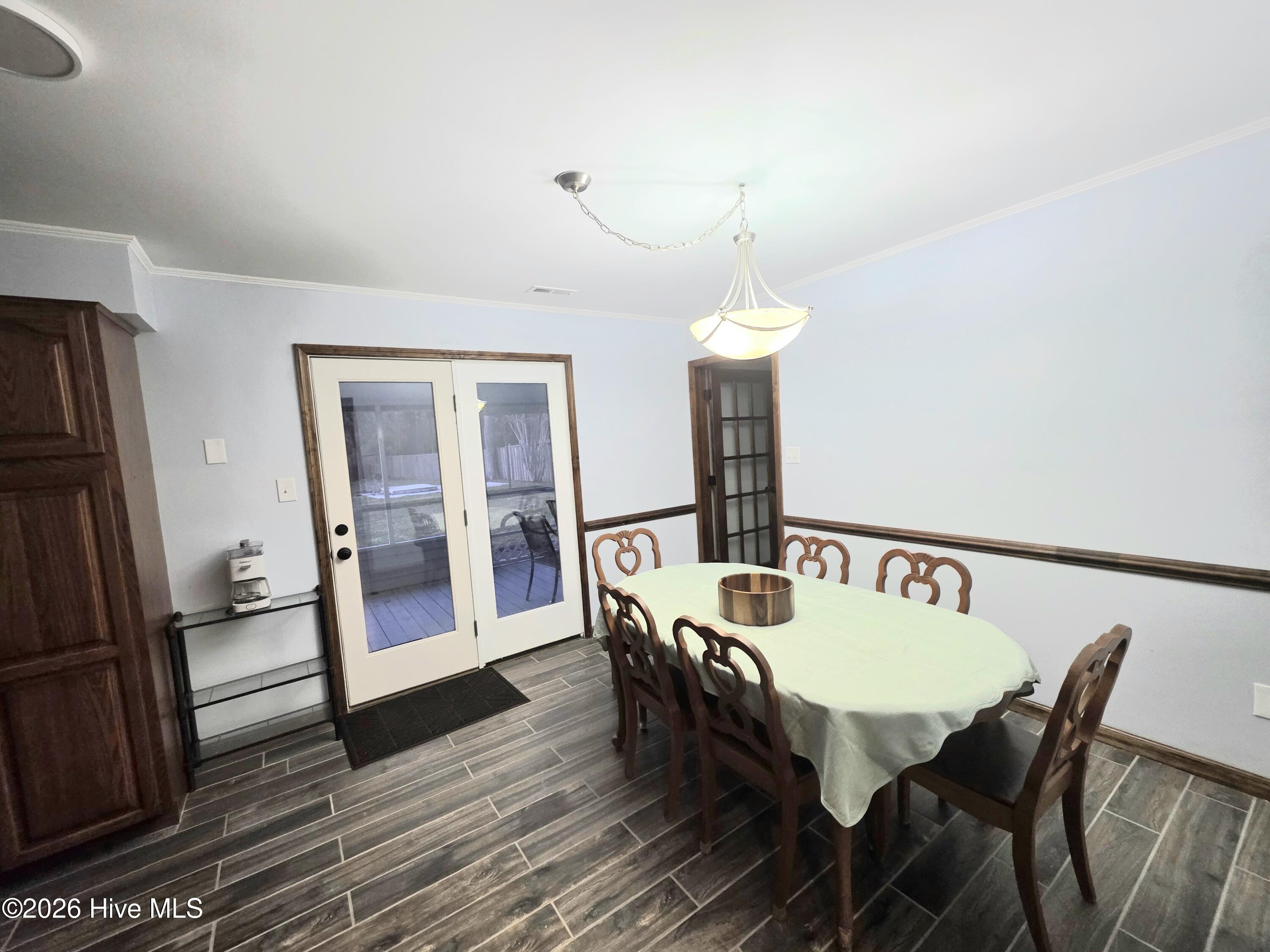 100562929 | Photo 12