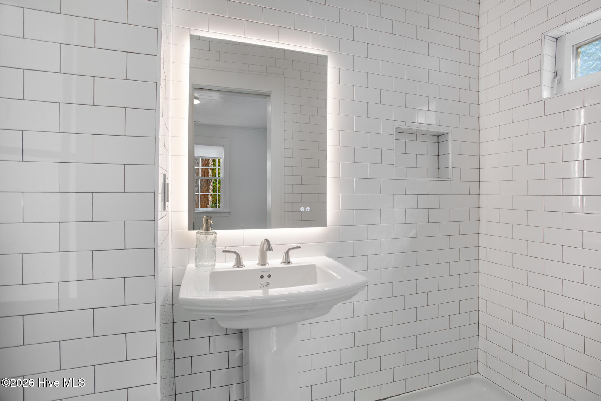 100564809 | Photo 10