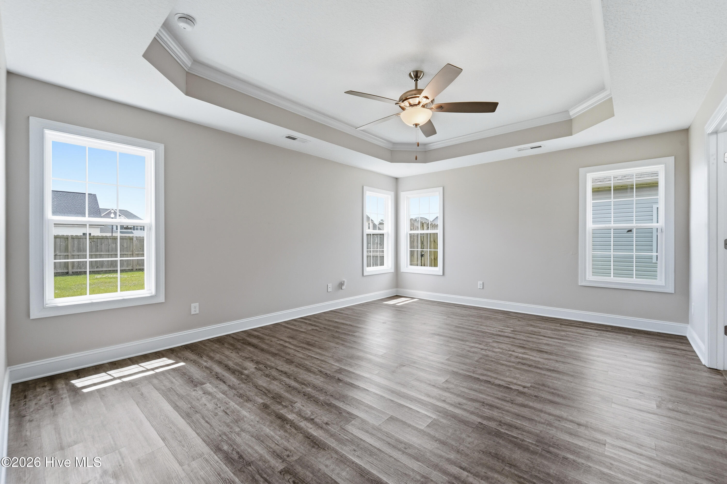 100570478 | Photo 27