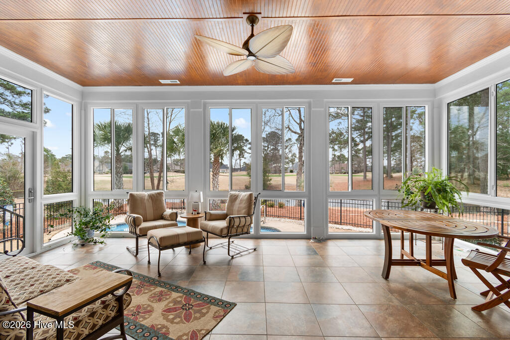 100558482 | Photo 29