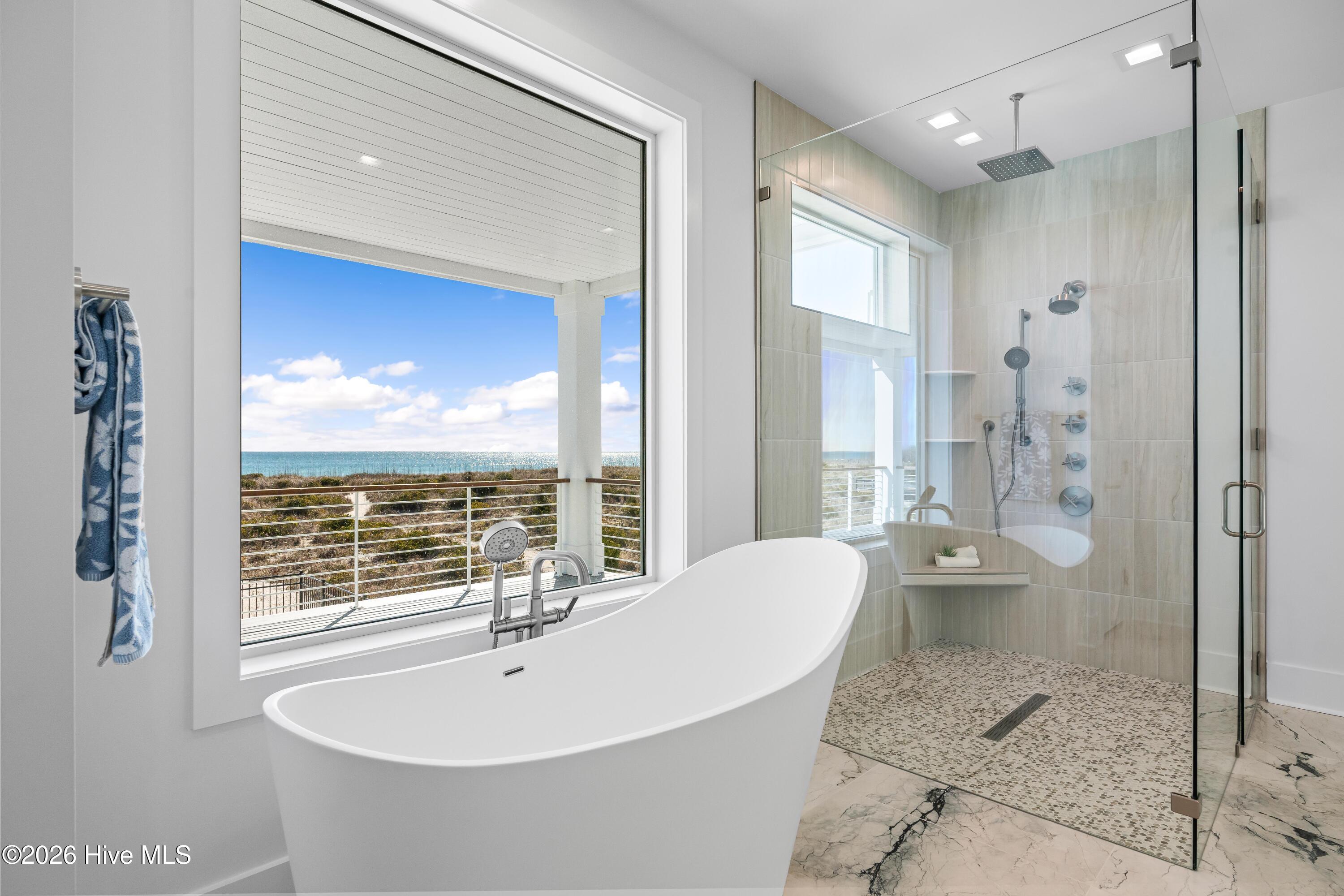 100558368 | Photo 36