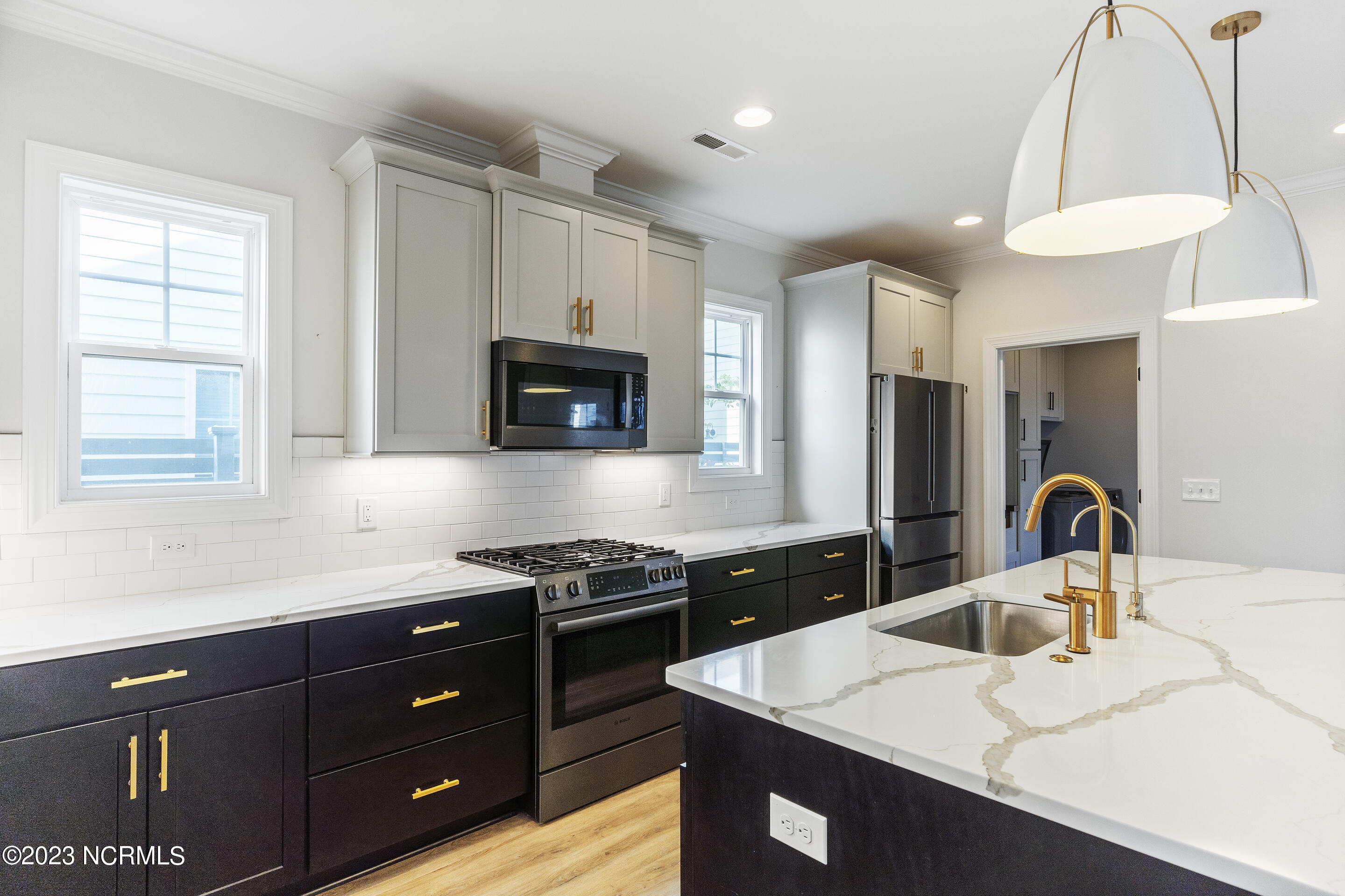 100547954 | Photo 13