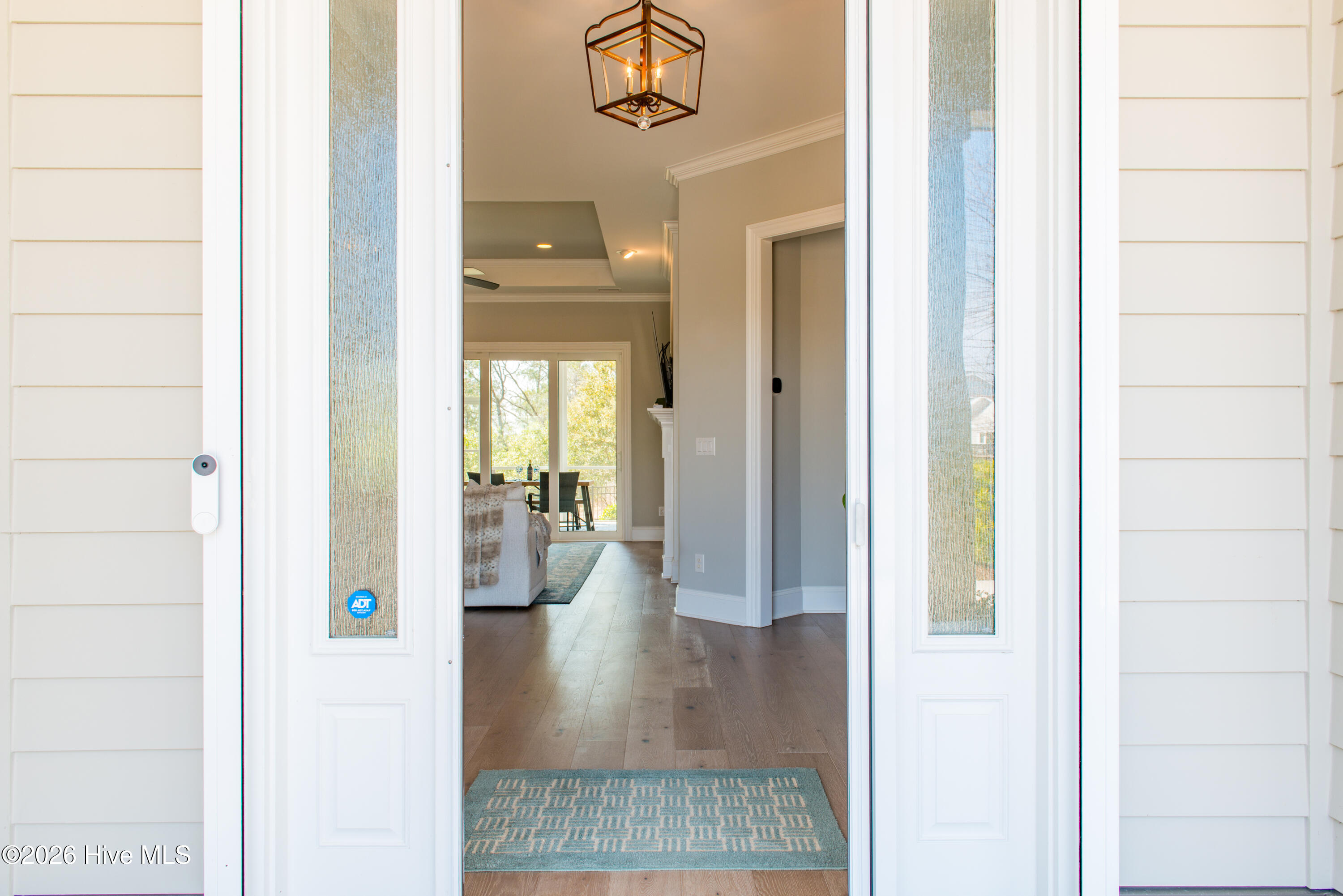 100560299 | Photo 11