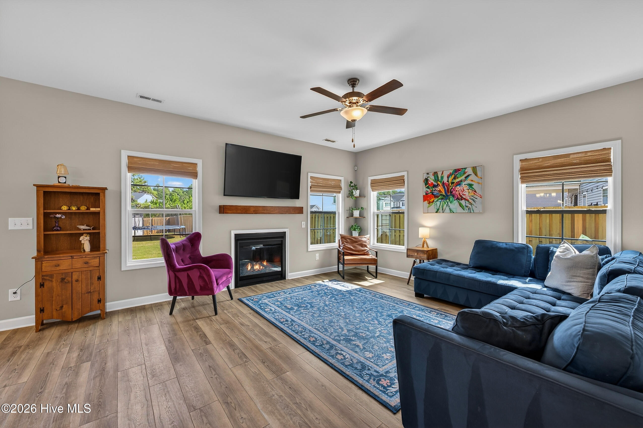 100561356 | Photo 11