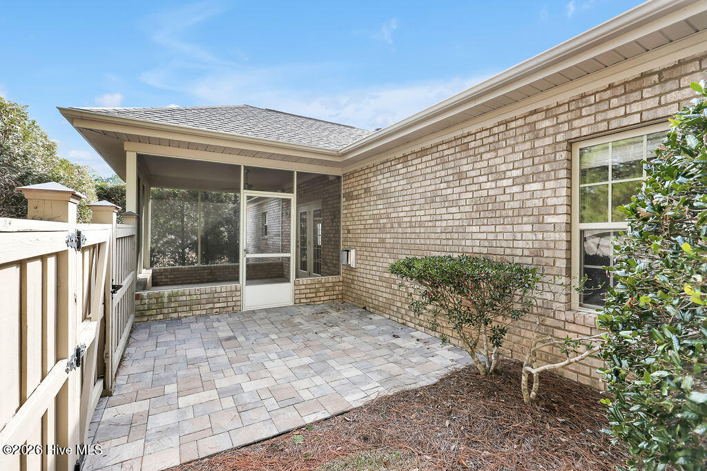 100548376 | Photo 42