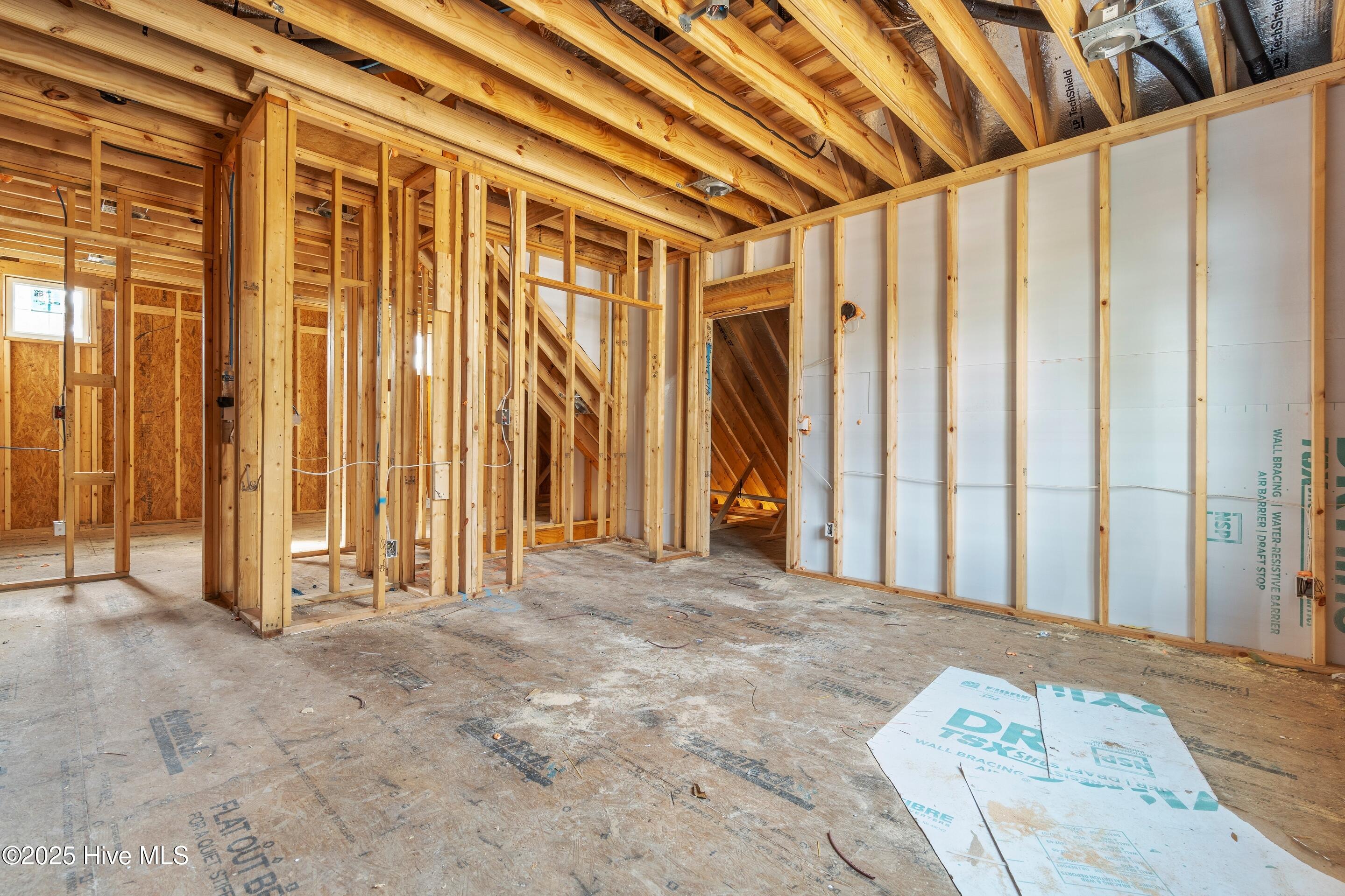 100543069 | Photo 63