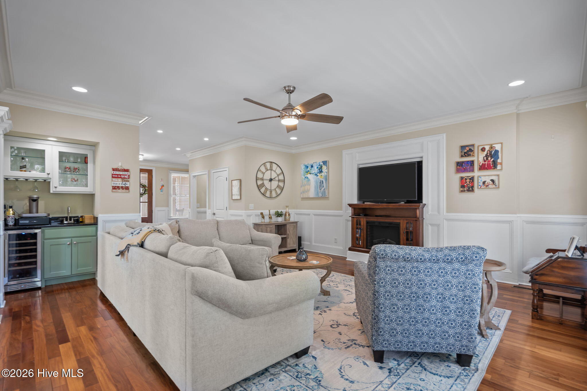 100561937 | Photo 22