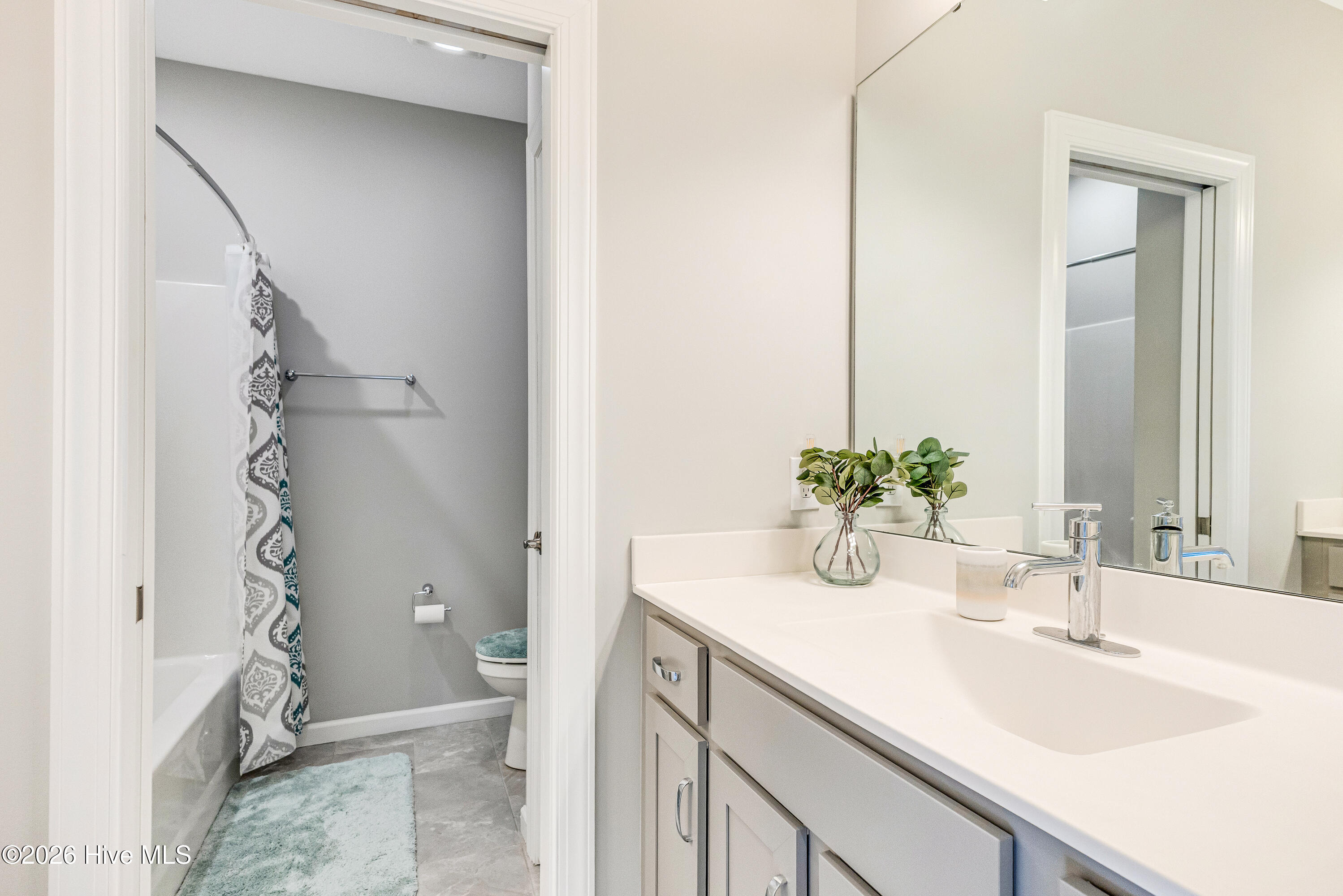 100561290 | Photo 32