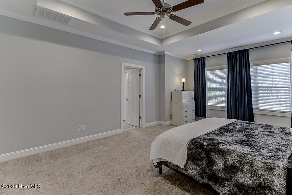 100554310 | Photo 24