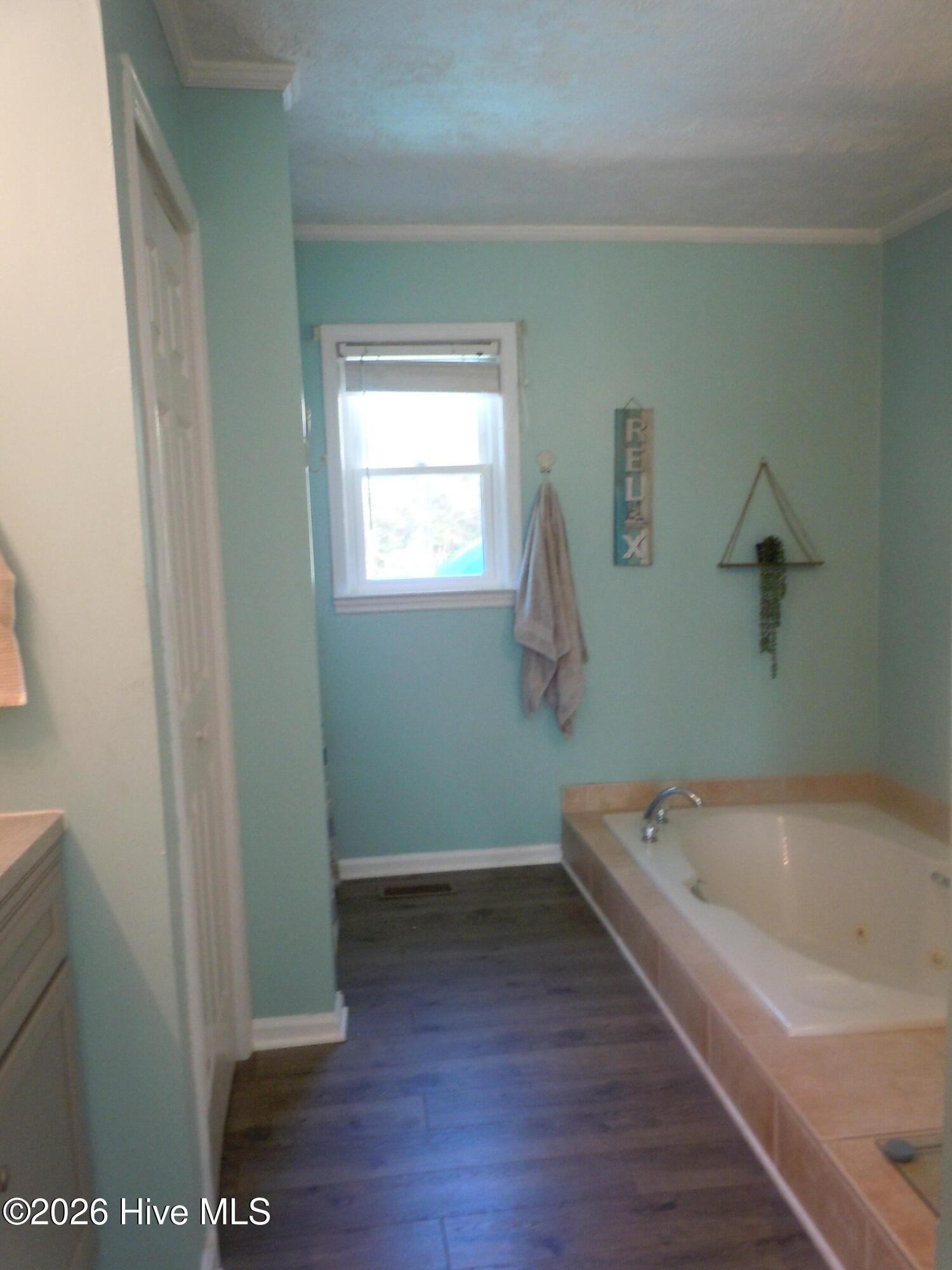 100565129 | Photo 23