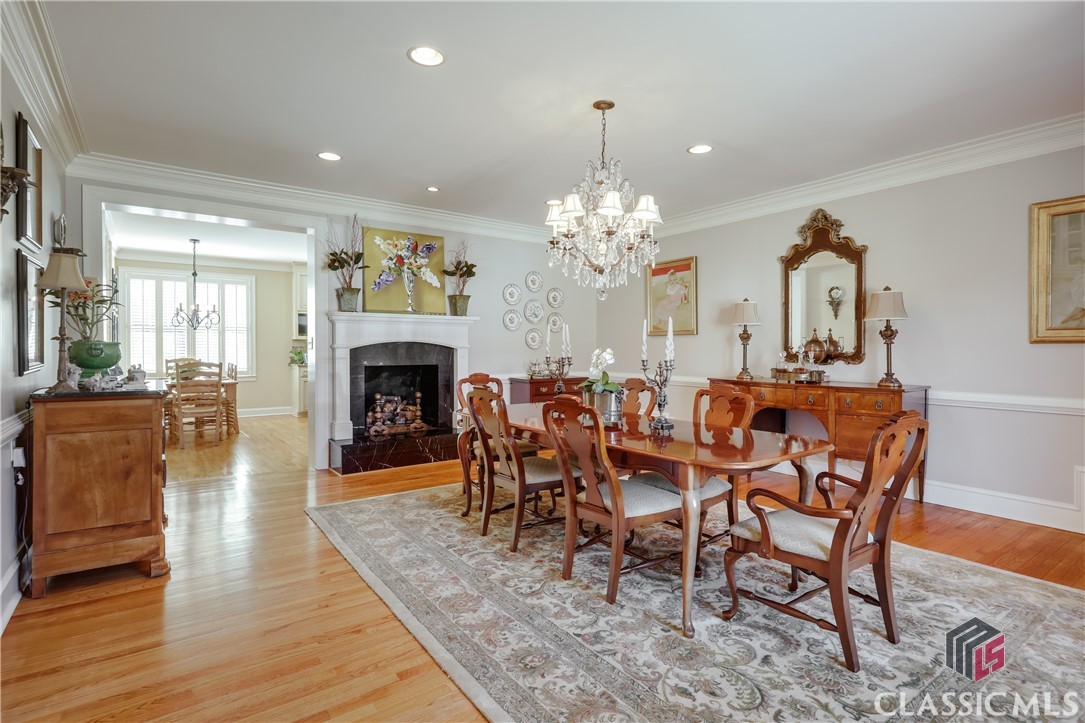 577 Cloverhurst Avenue W