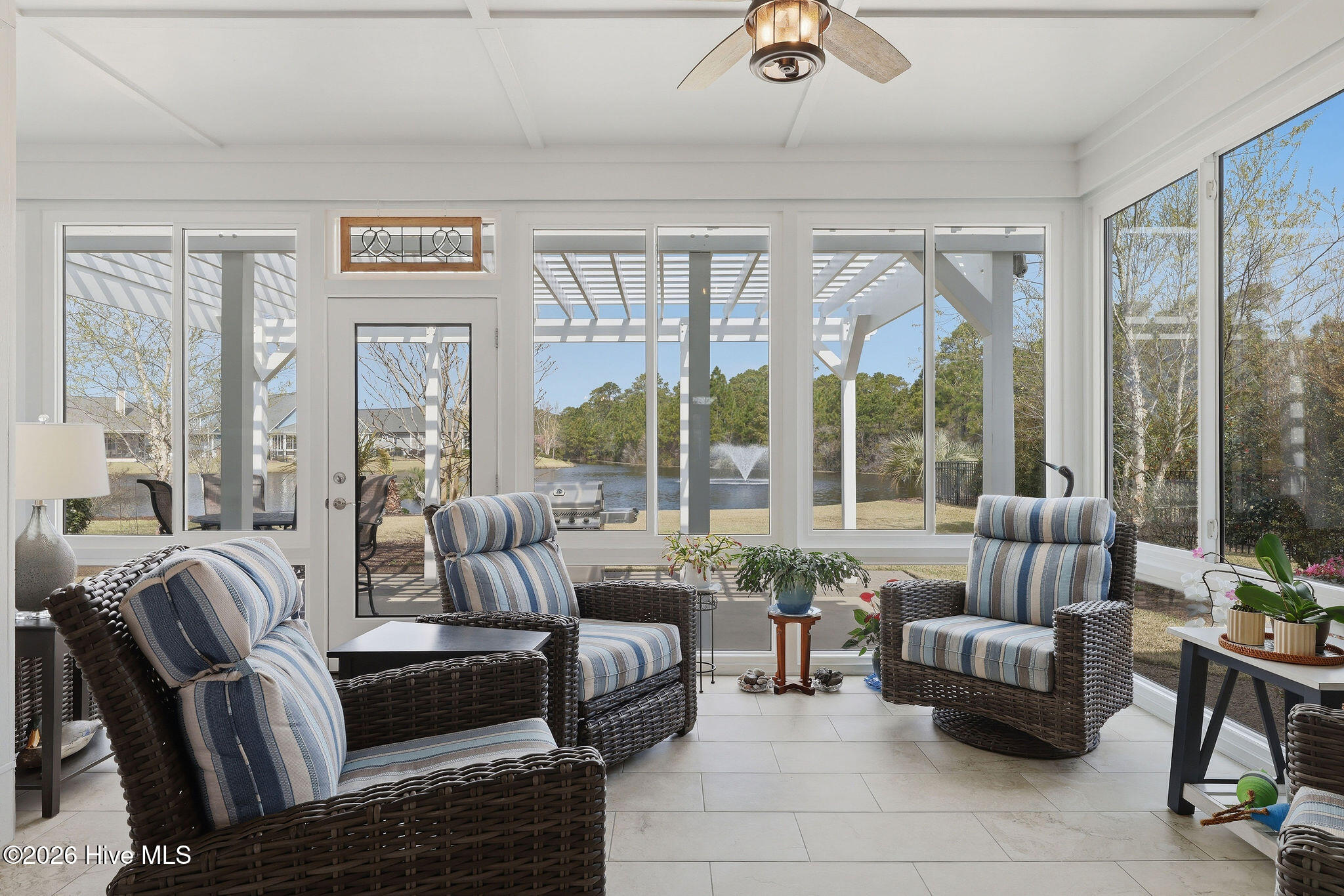 100563234 | Photo 18