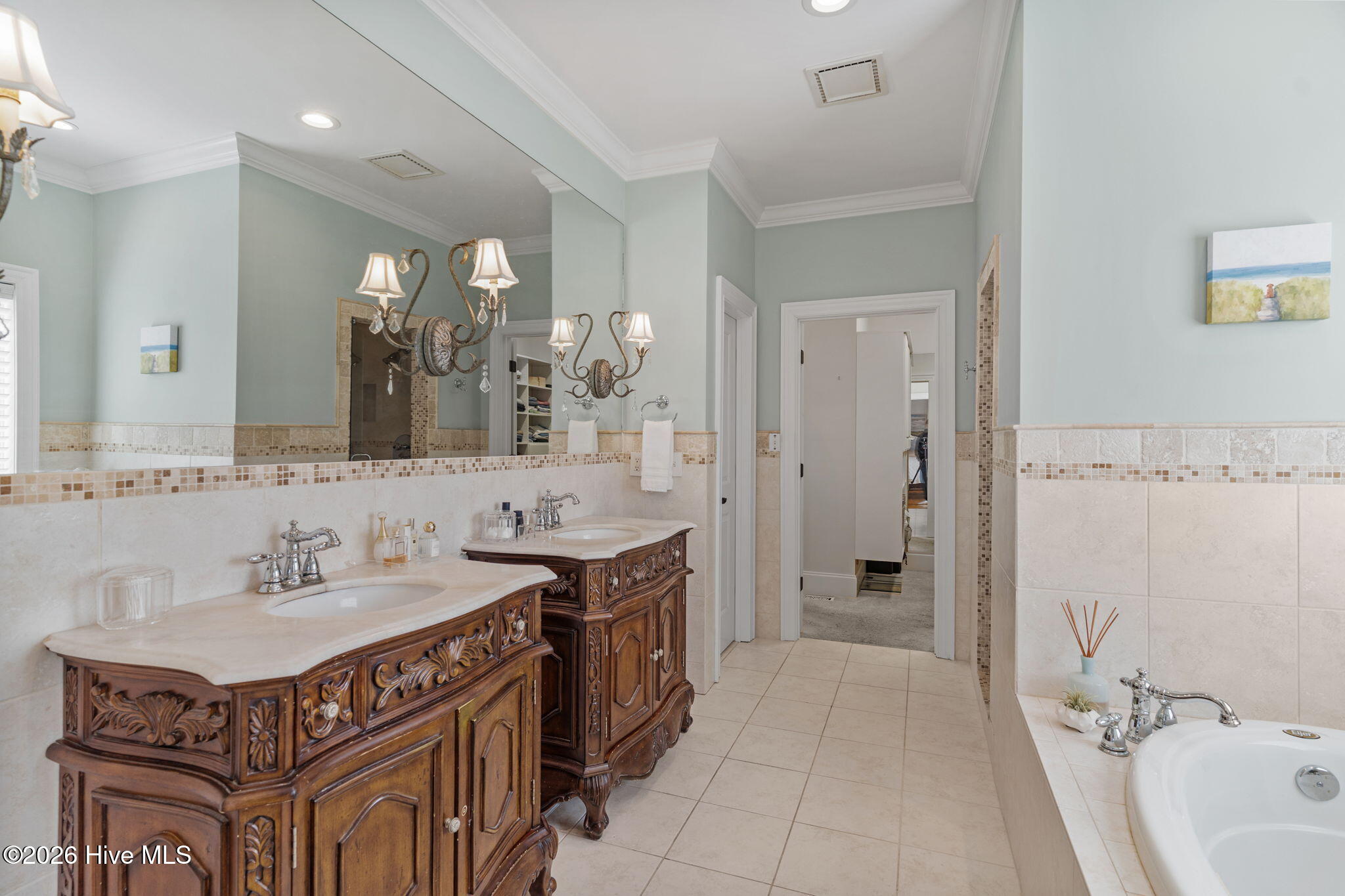 100561575 | Photo 27