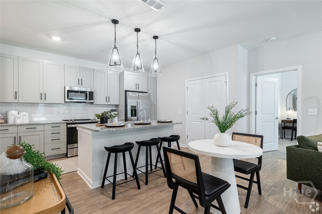 5670 Ogeechee Road UNIT Oak, Savannah, GA, 31405