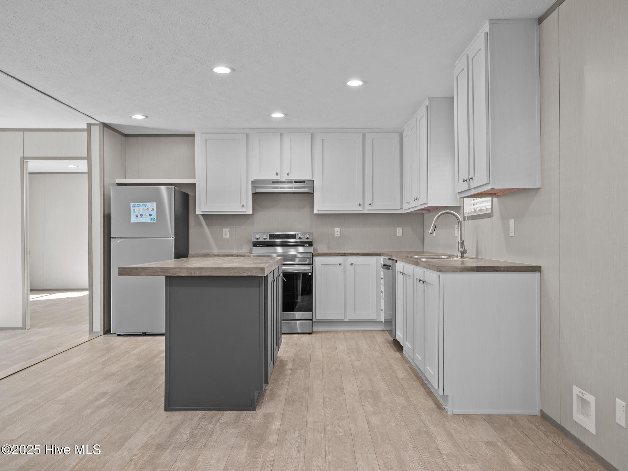 100541936 | Photo 40