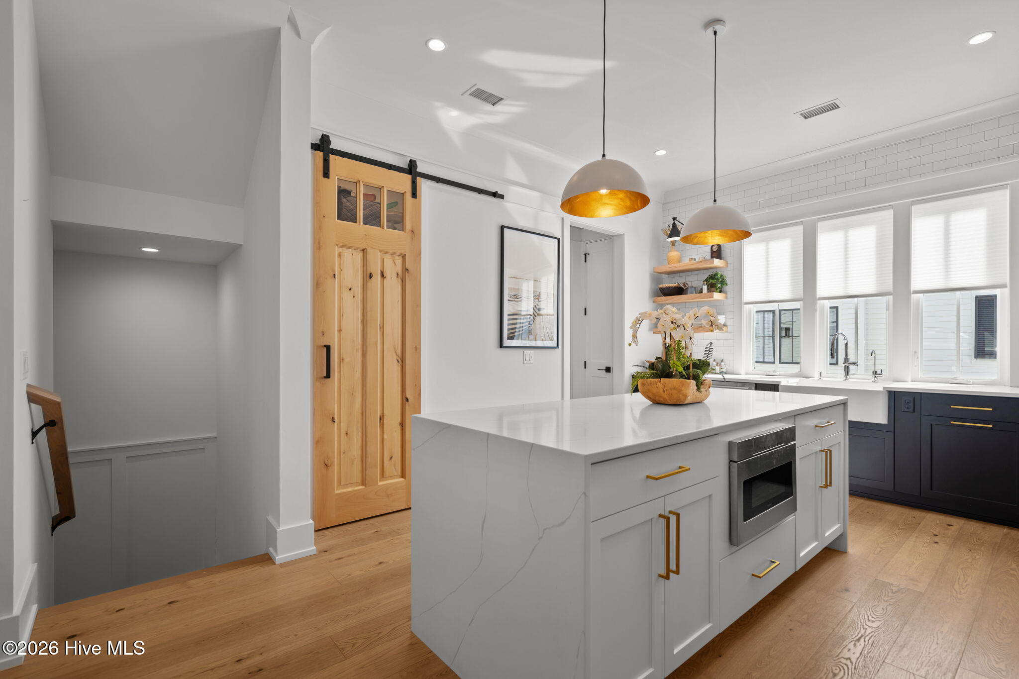 100552762 | Photo 16