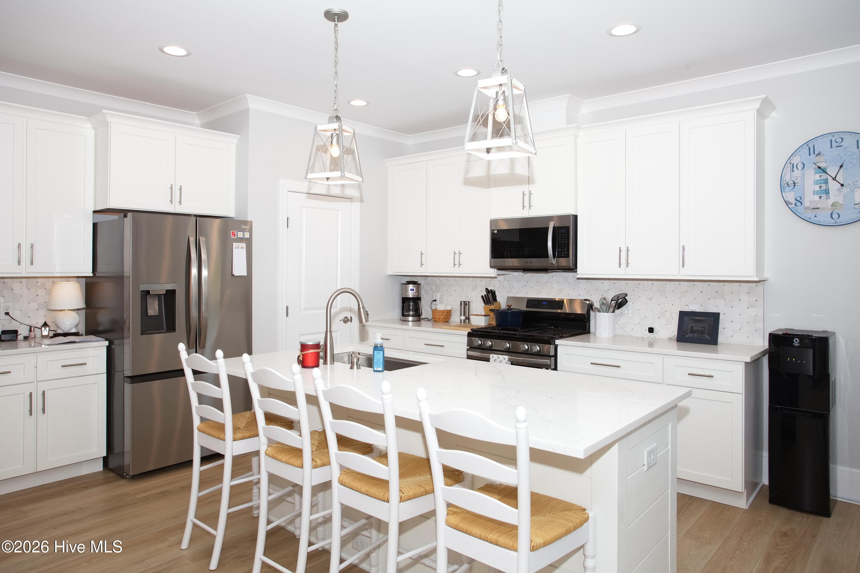 100567351 | Photo 15