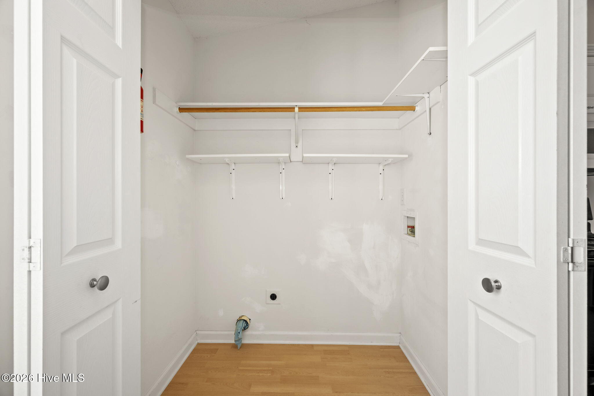 100568088 | Photo 13