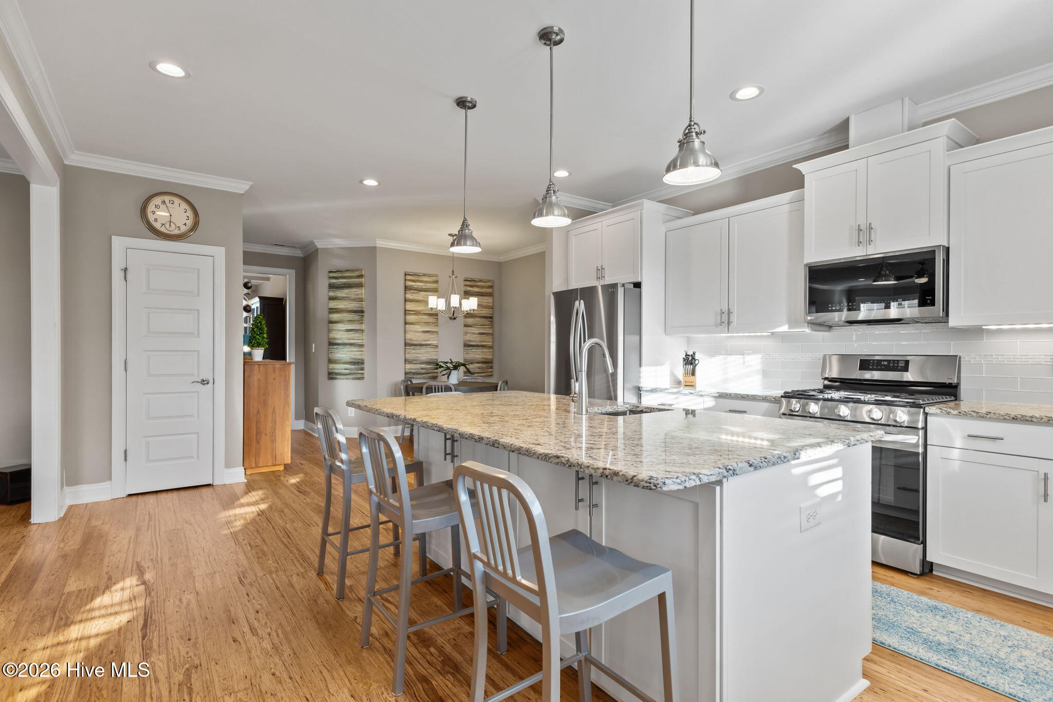 100560344 | Photo 42