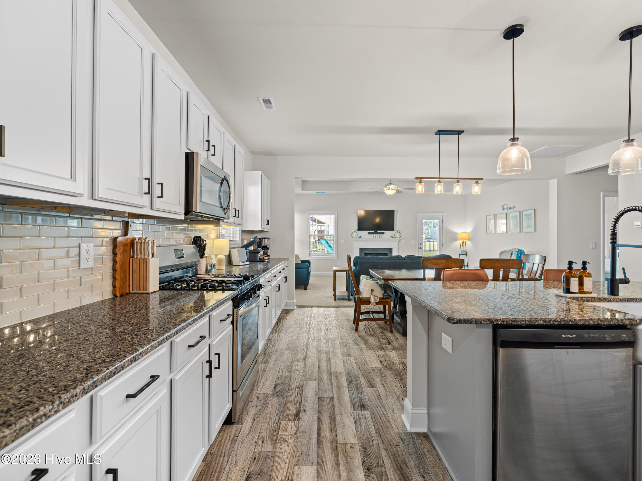 100565919 | Photo 18