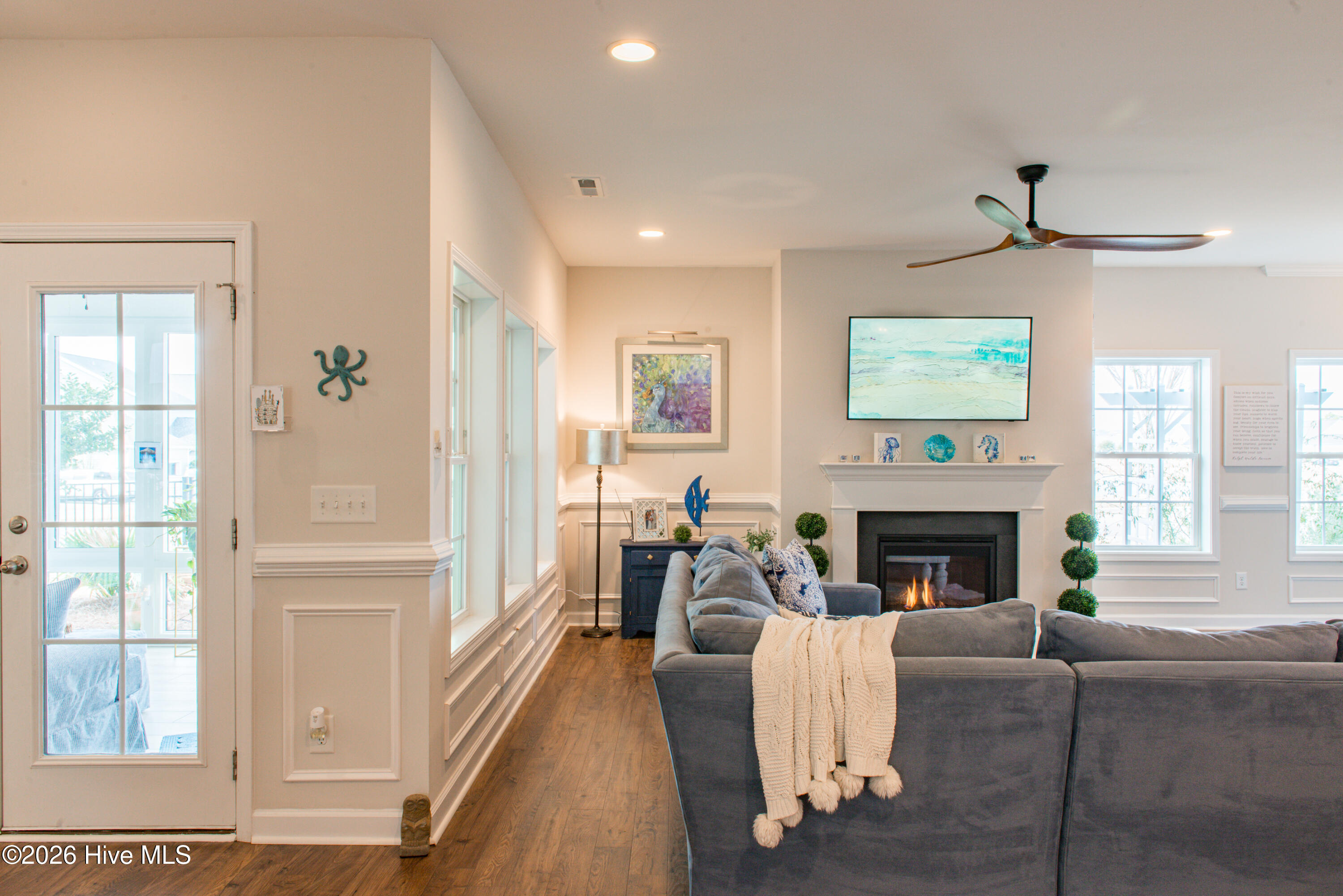 100553432 | Photo 19