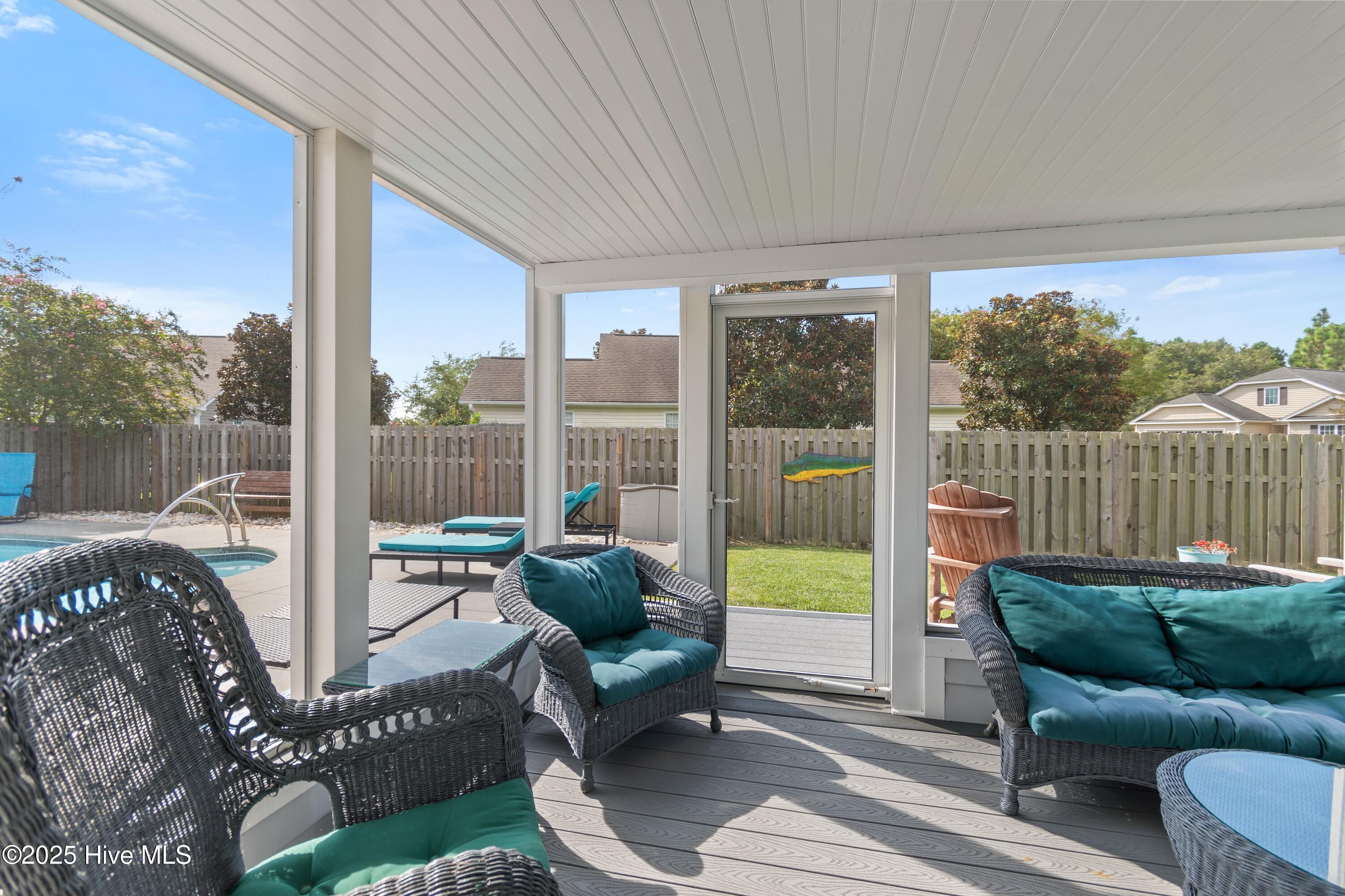 100526864 | Photo 36