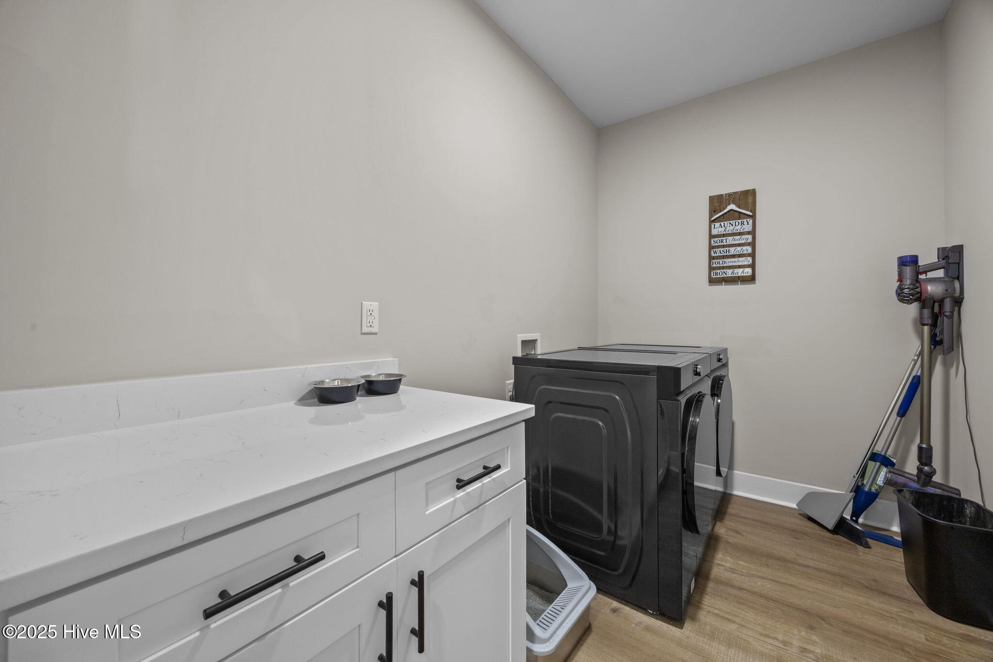 100543028 | Photo 27