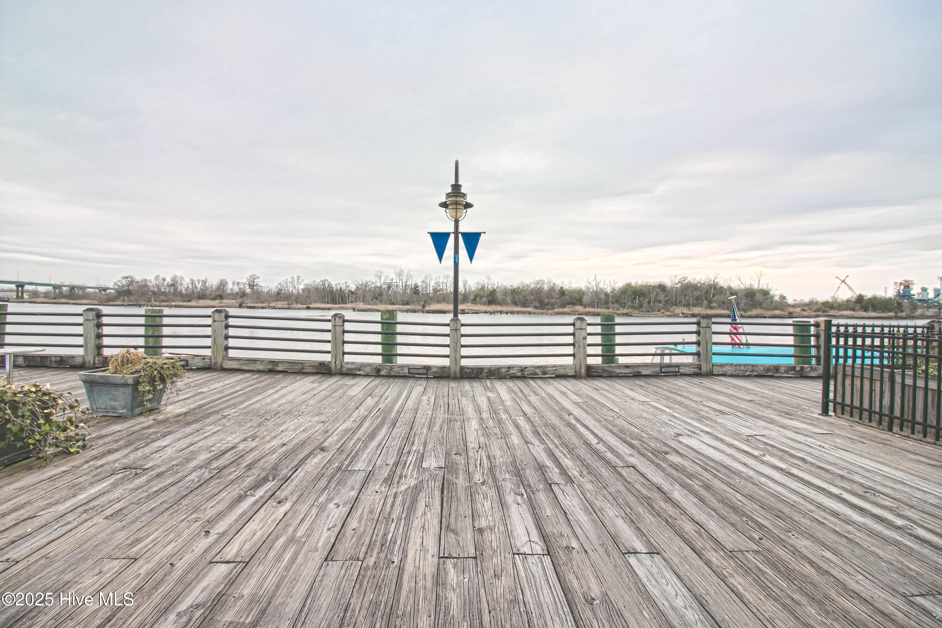 100545473 | Photo 31