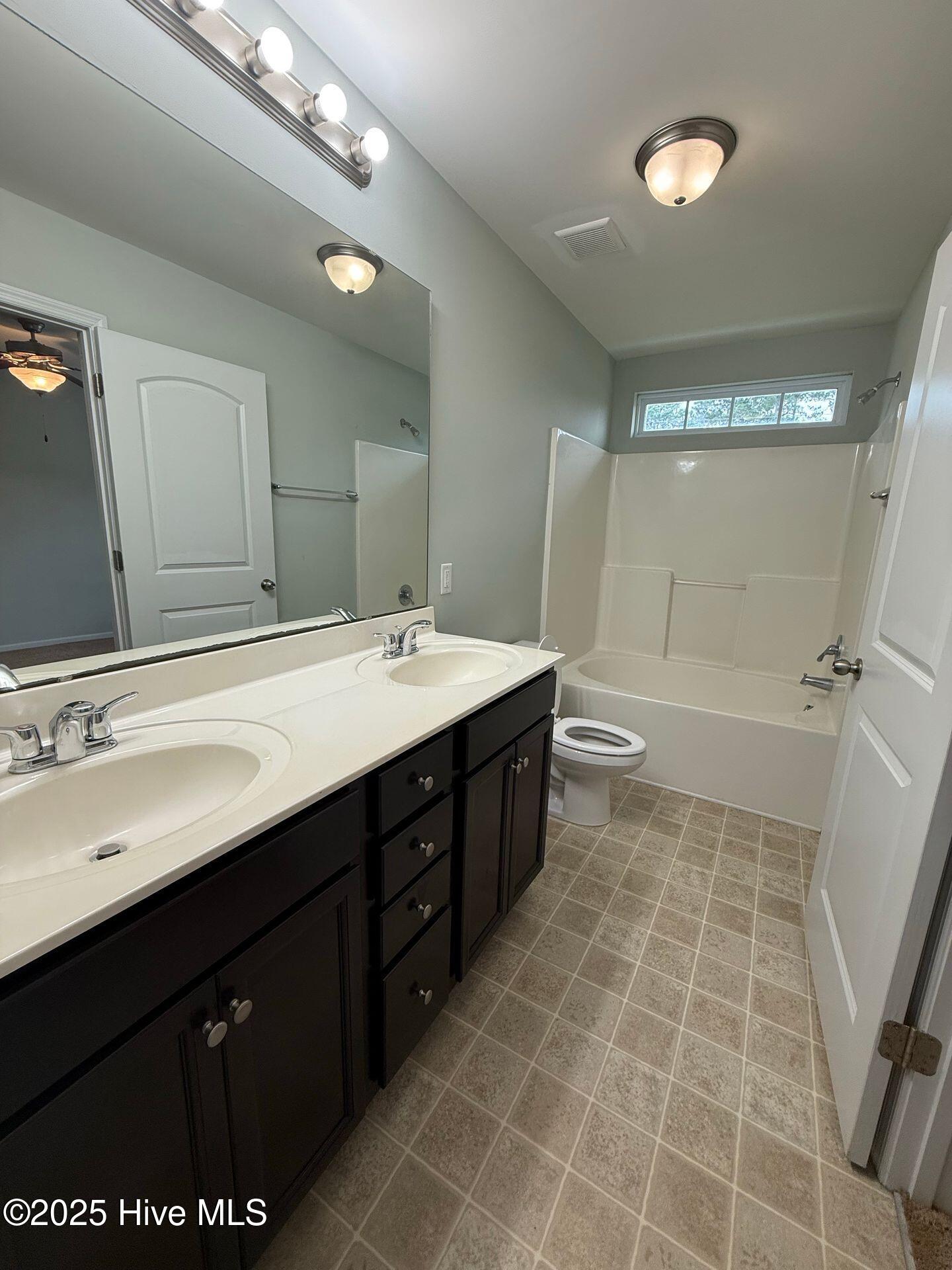 100523606 | Photo 10