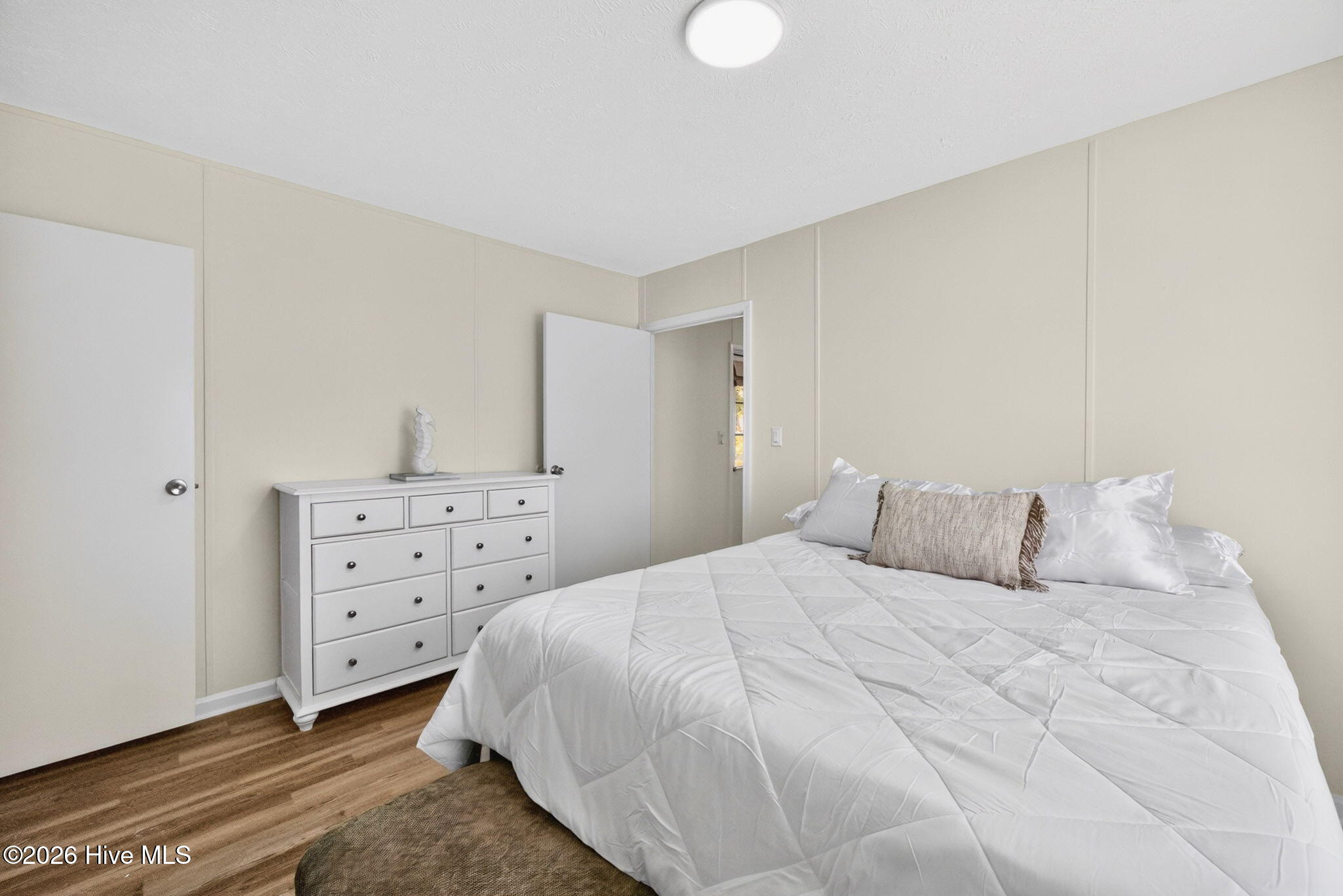 100567404 | Photo 15