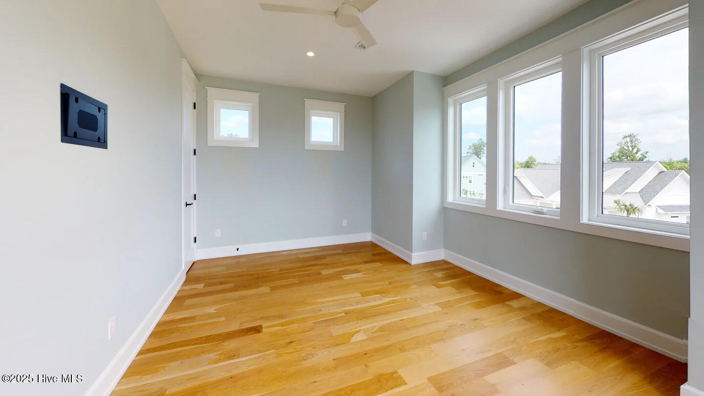 100514796 | Photo 28