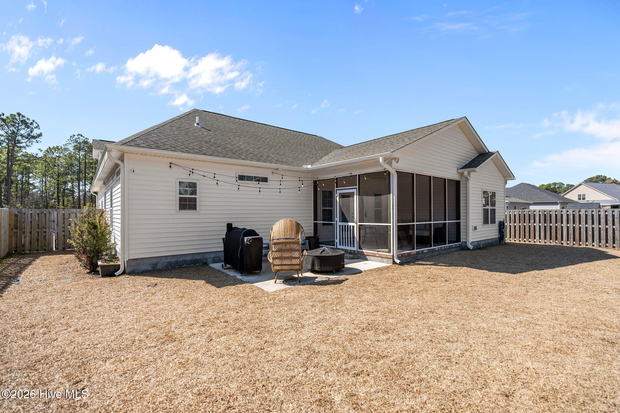 100557653 | Photo 37