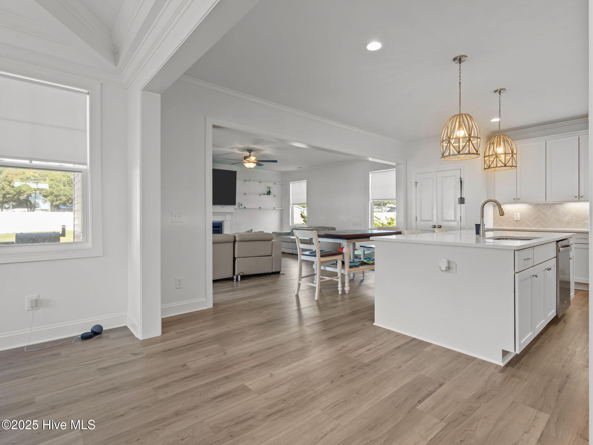 100534730 | Photo 16