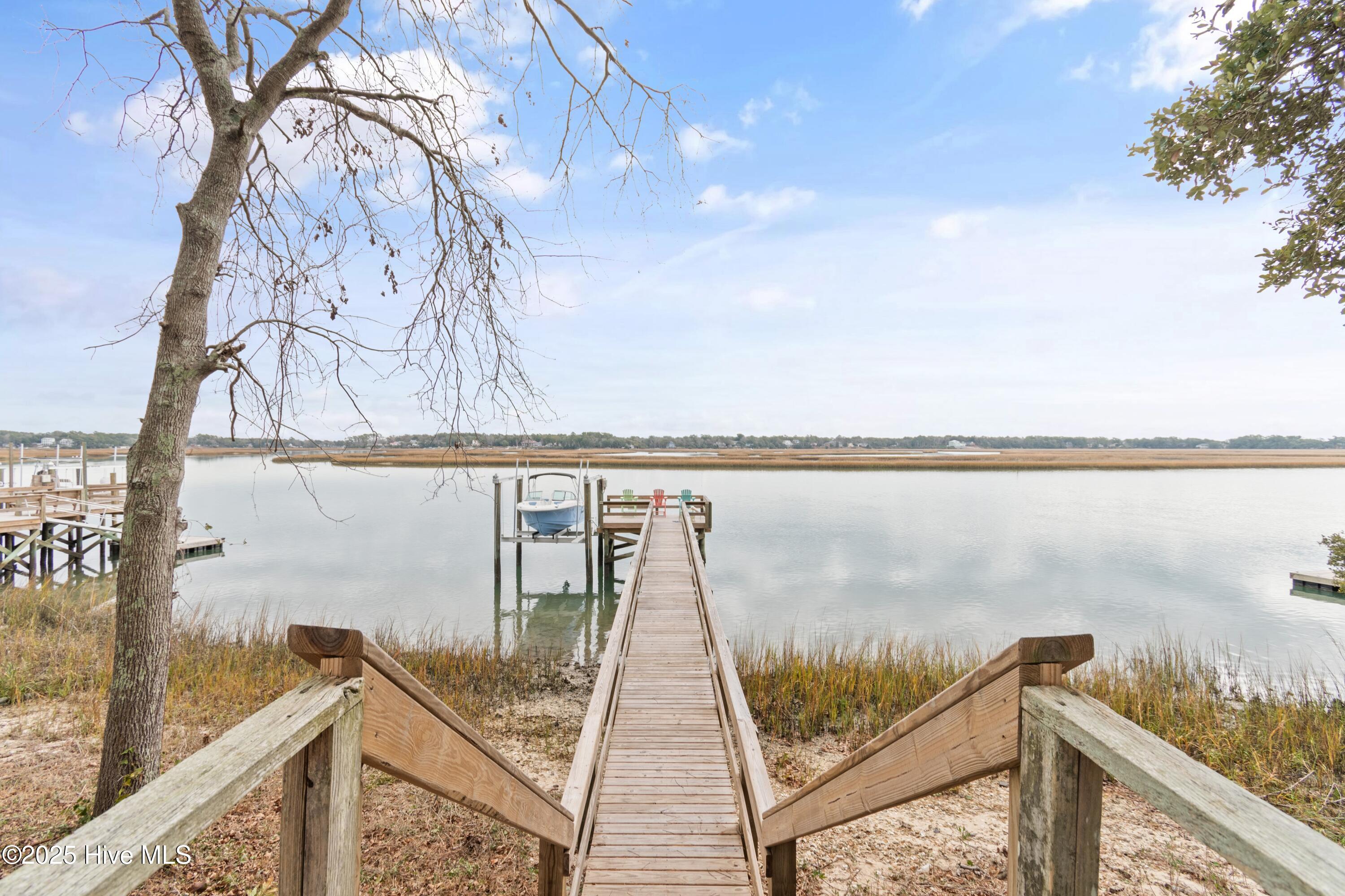 100544139 | Photo 63