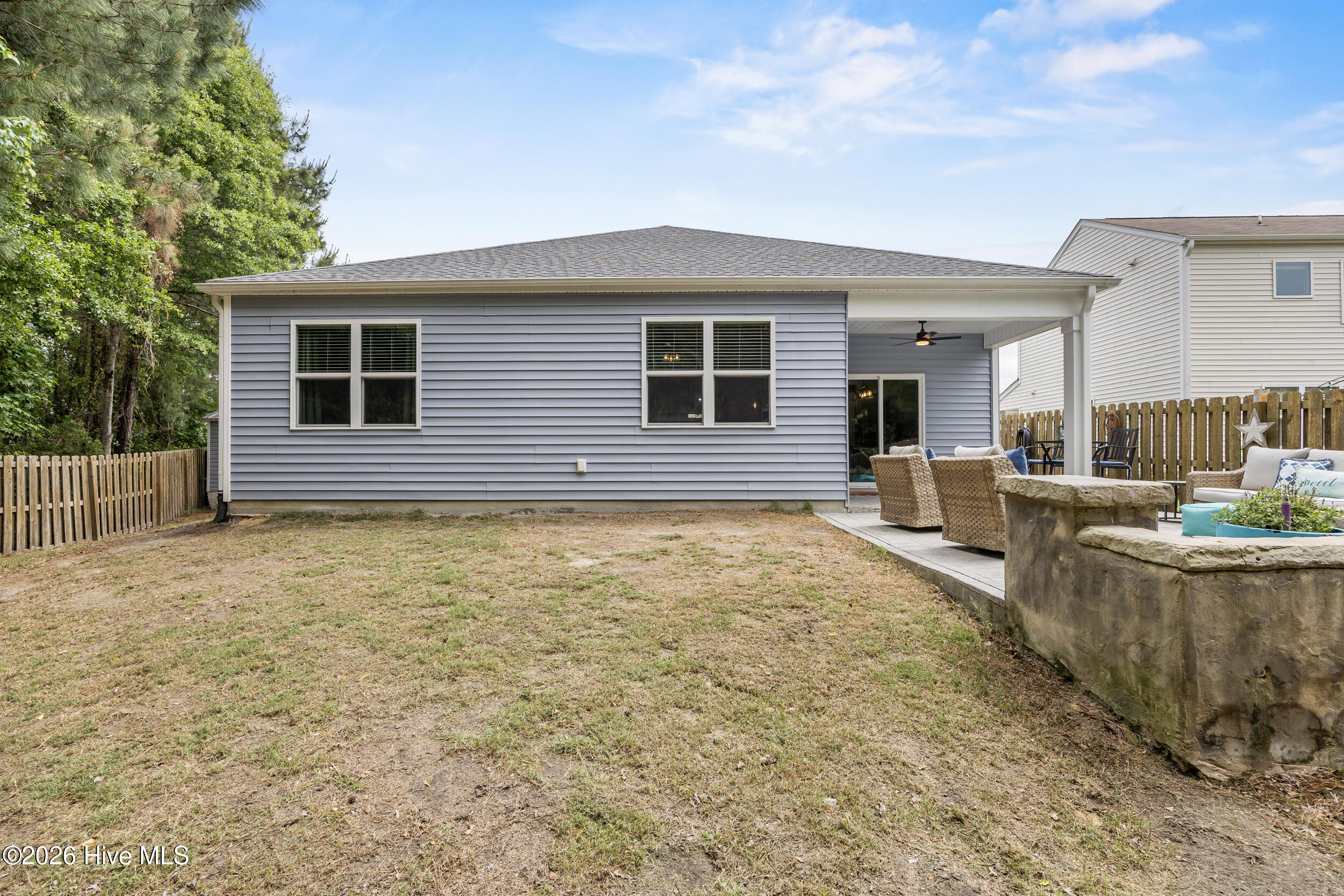 100570461 | Photo 28