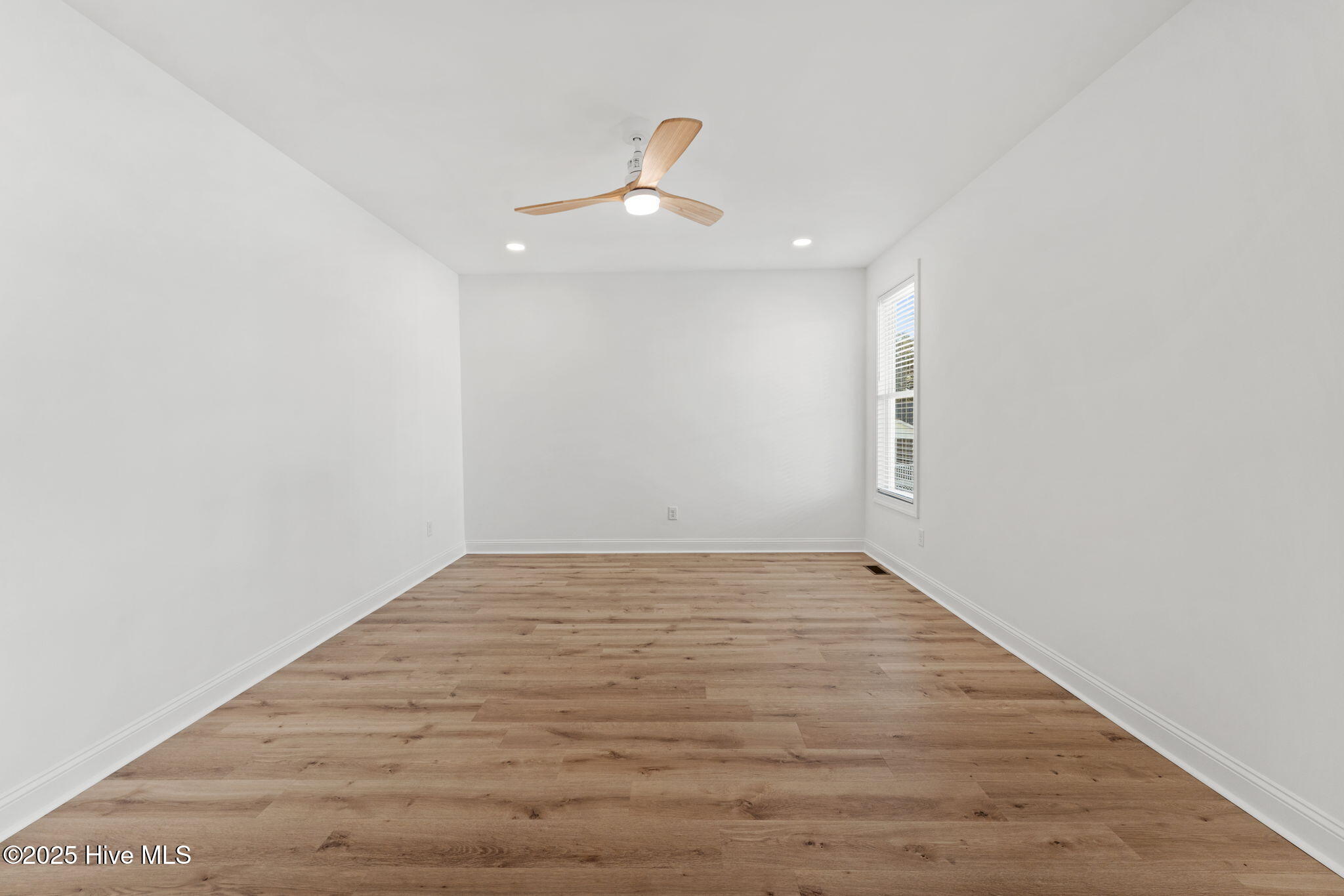 100539772 | Photo 17