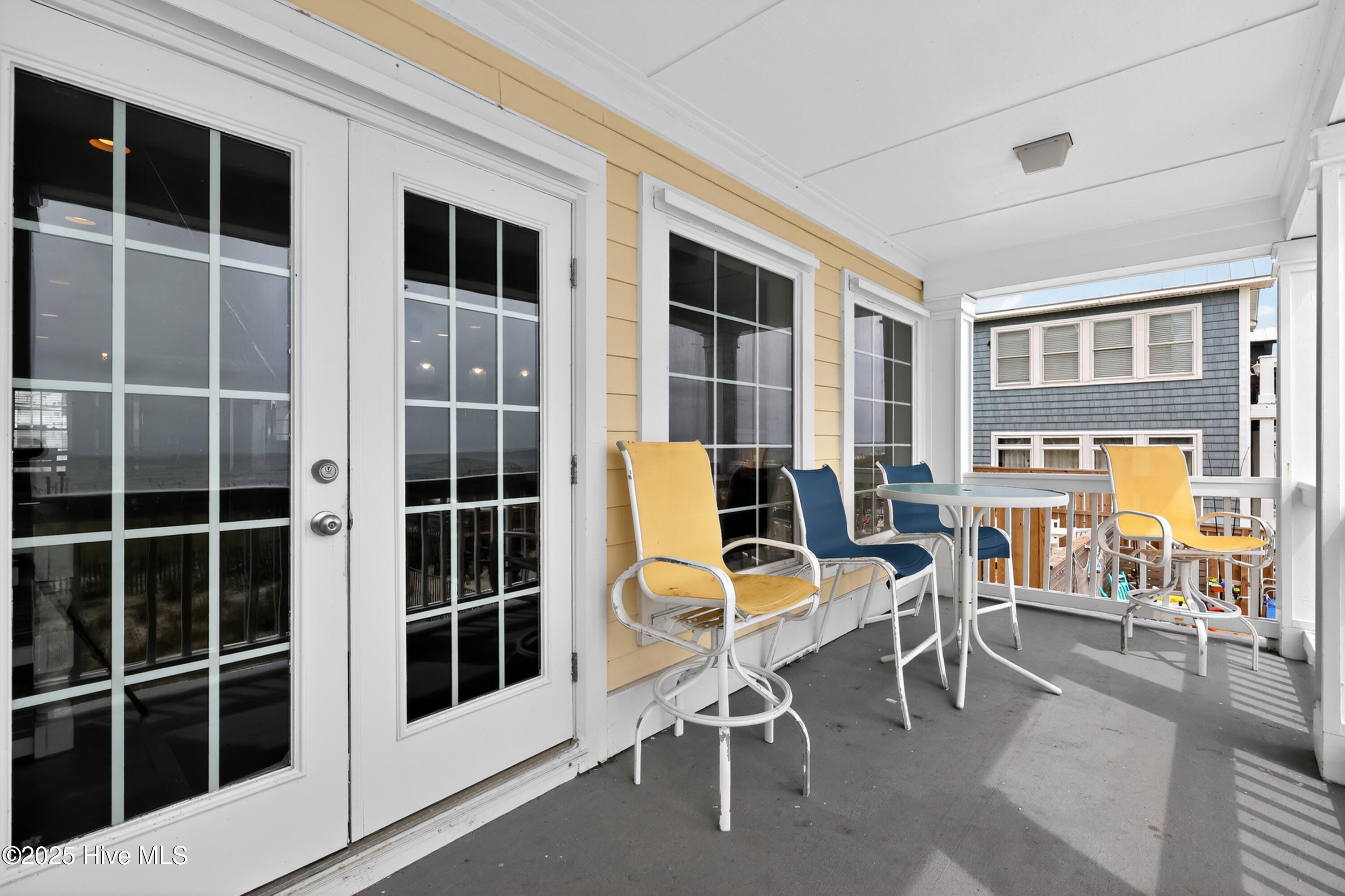 100525482 | Photo 25