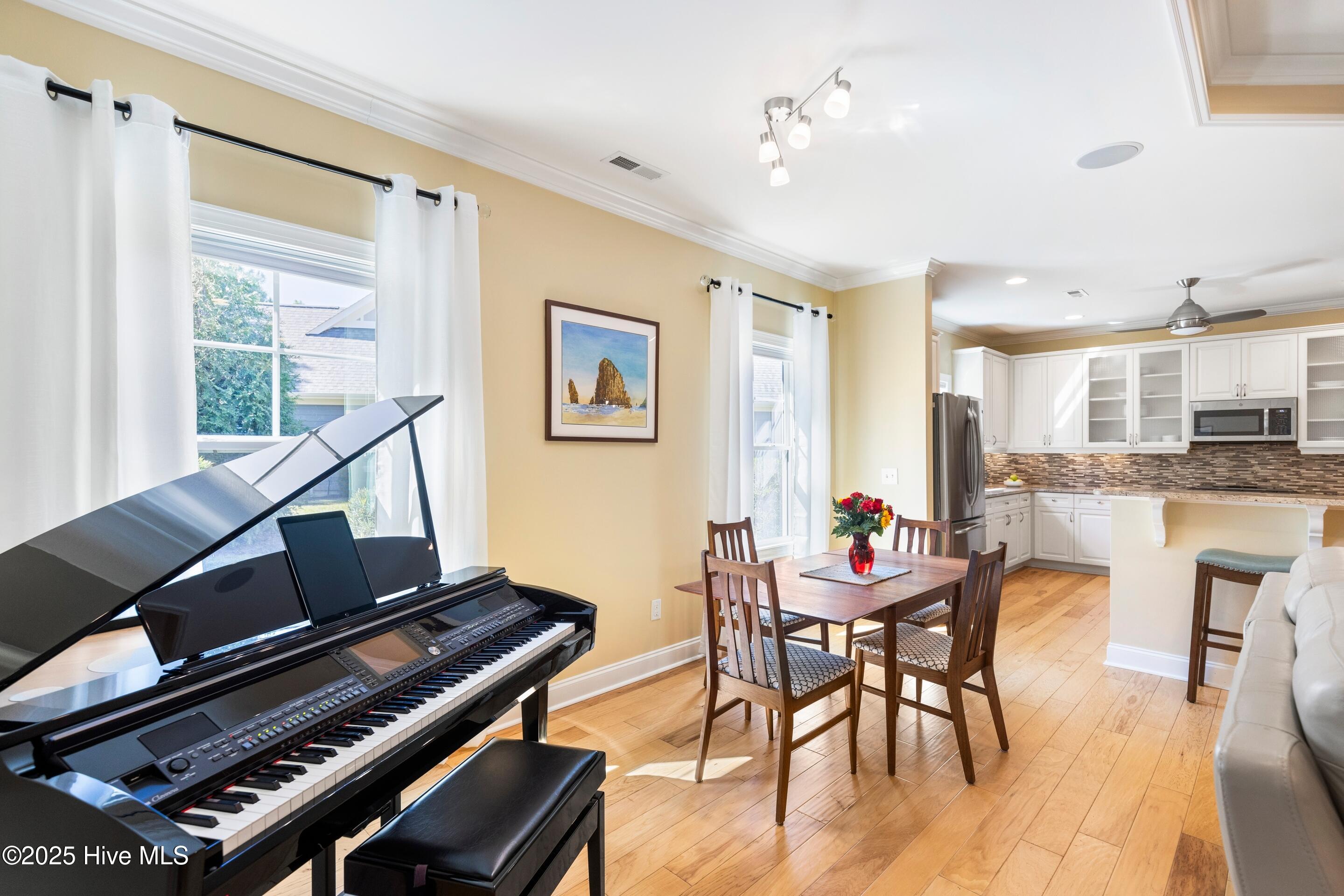 100537619 | Photo 10