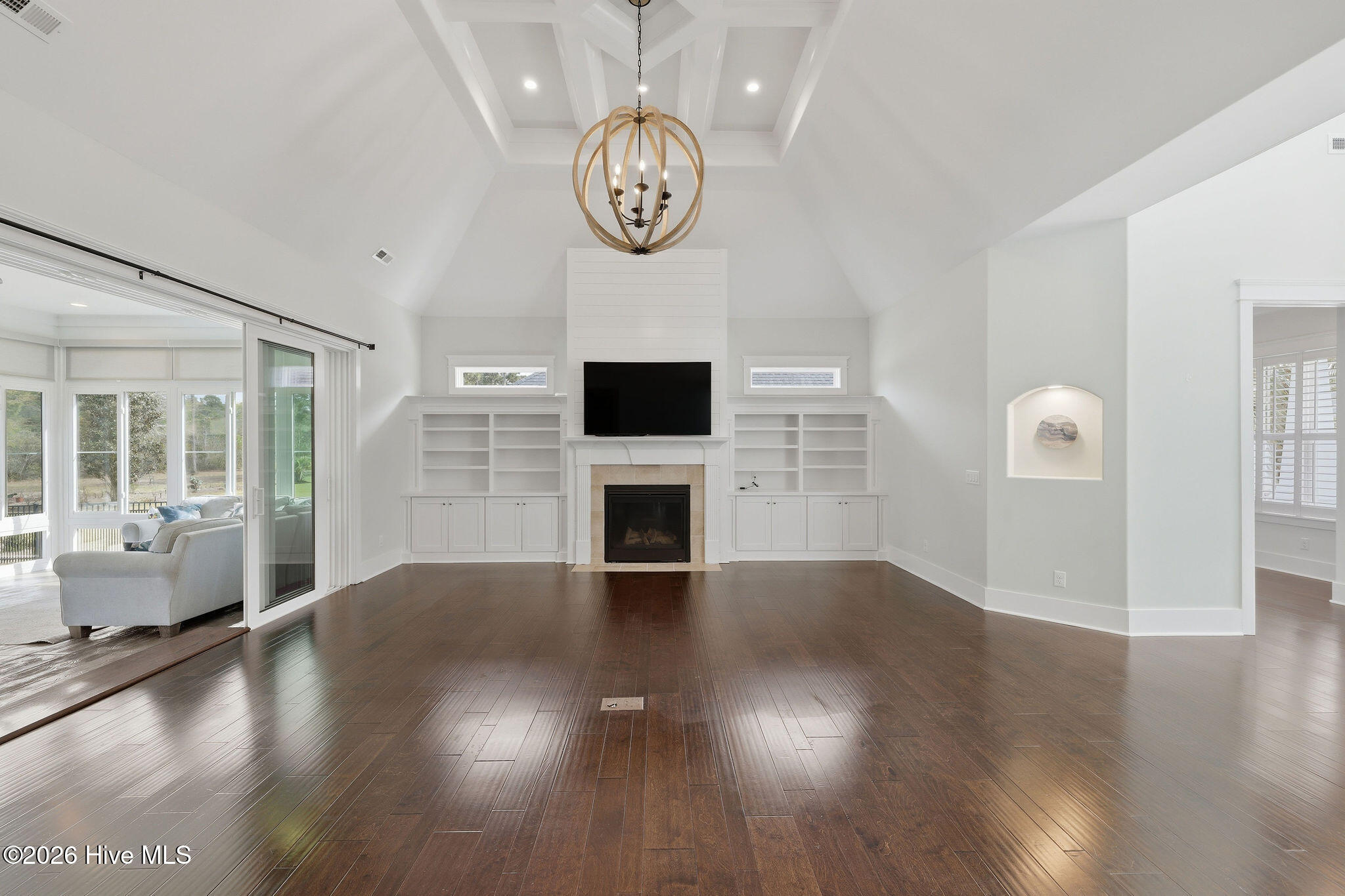 100562967 | Photo 12