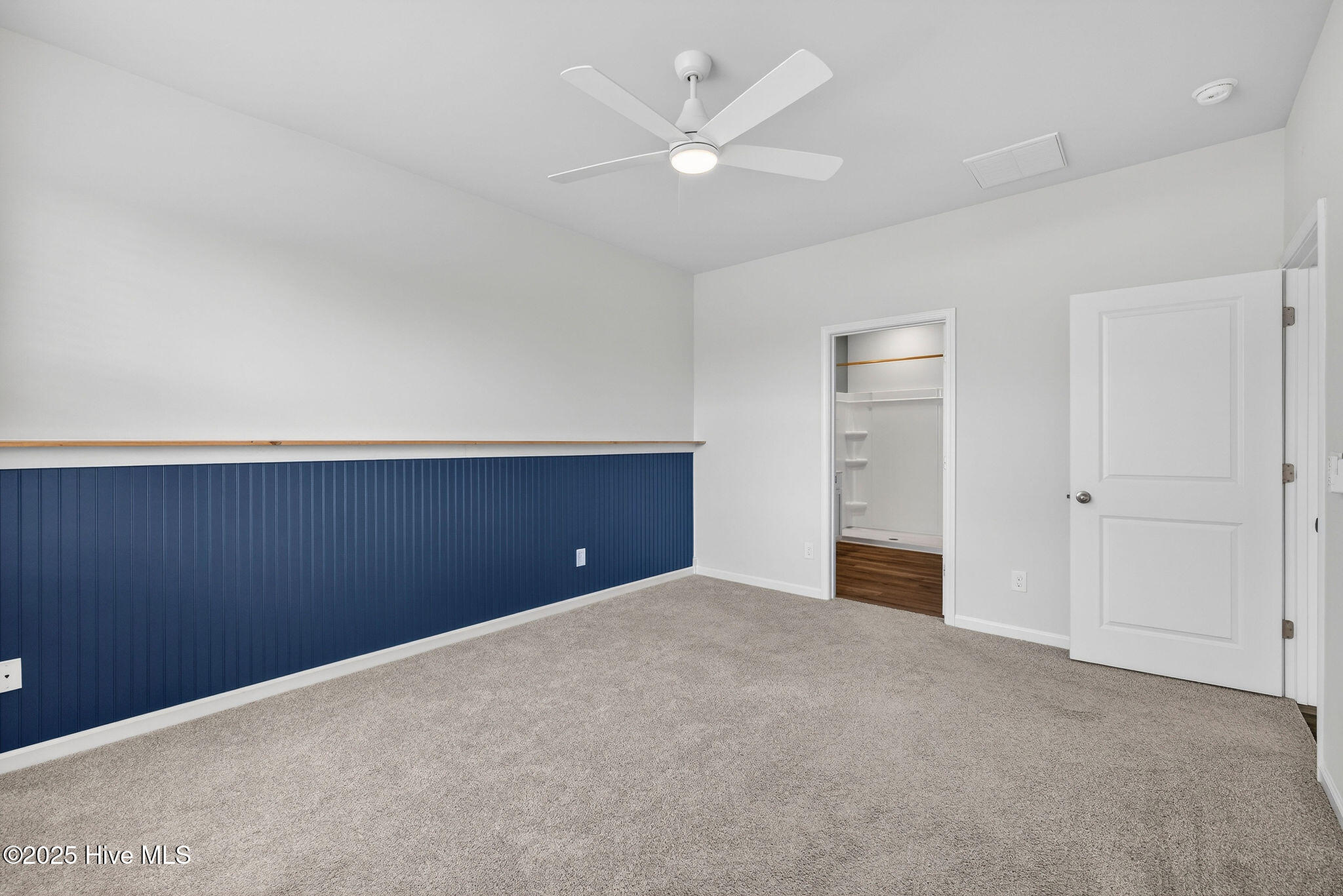 100535108 | Photo 18