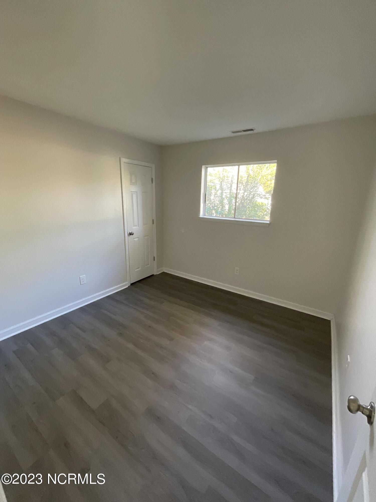 100525765 | Photo 13