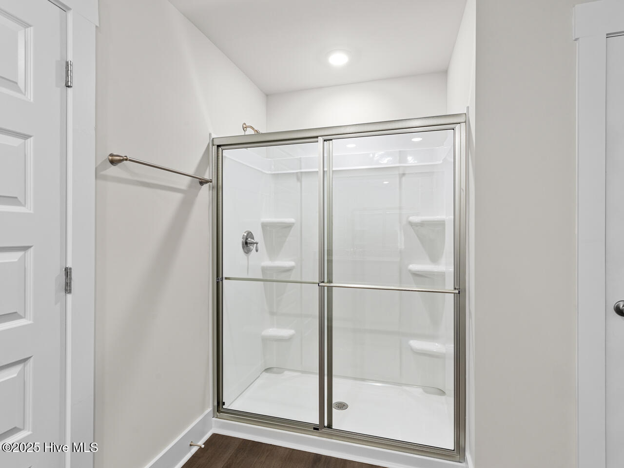 100538244 | Photo 18