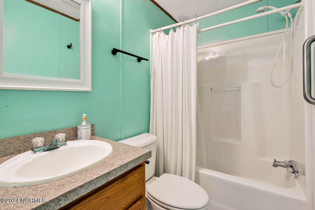 100566126 | Photo 18